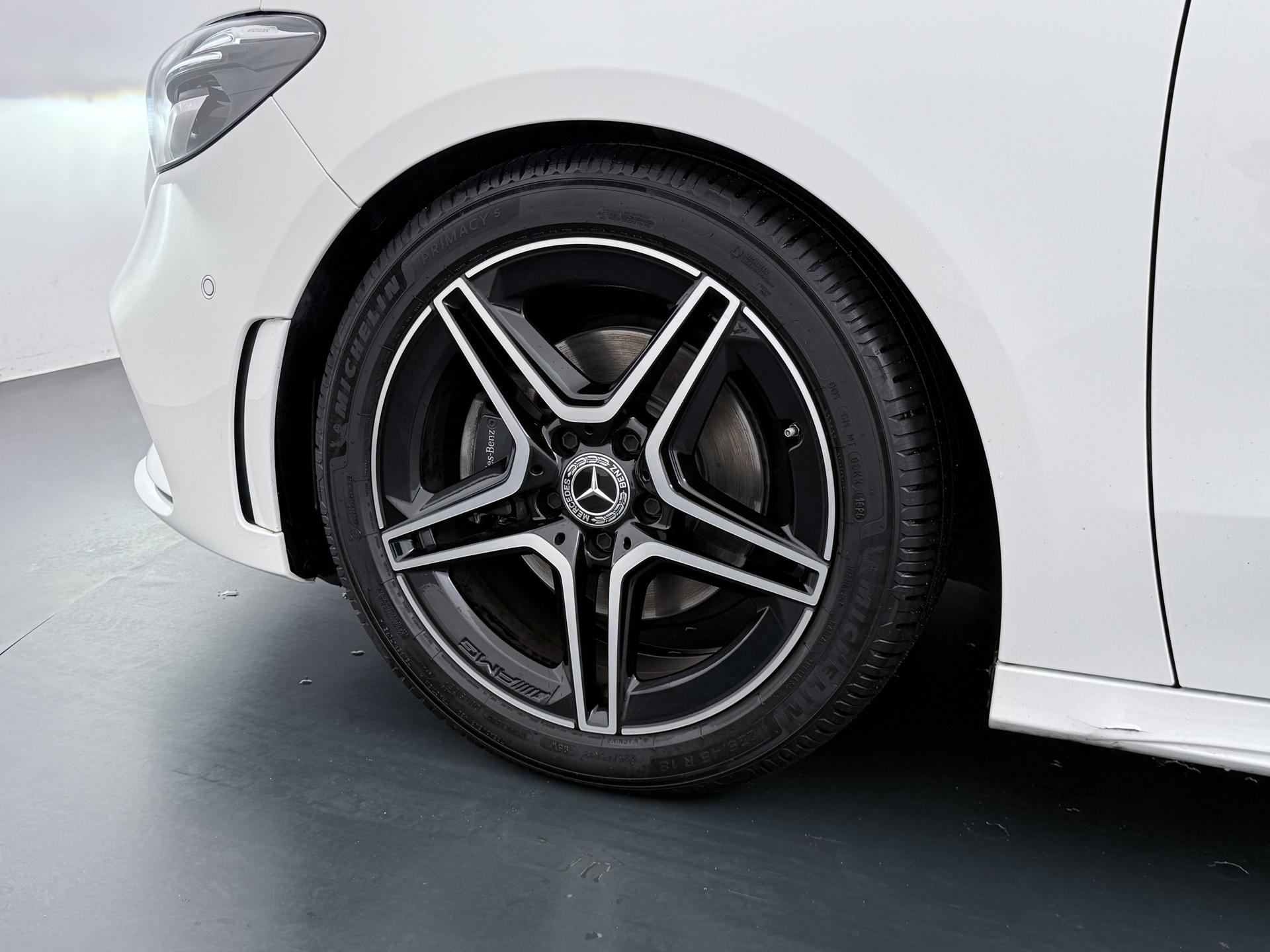 Mercedes-Benz B-Klasse 180d Business Solution AMG 9