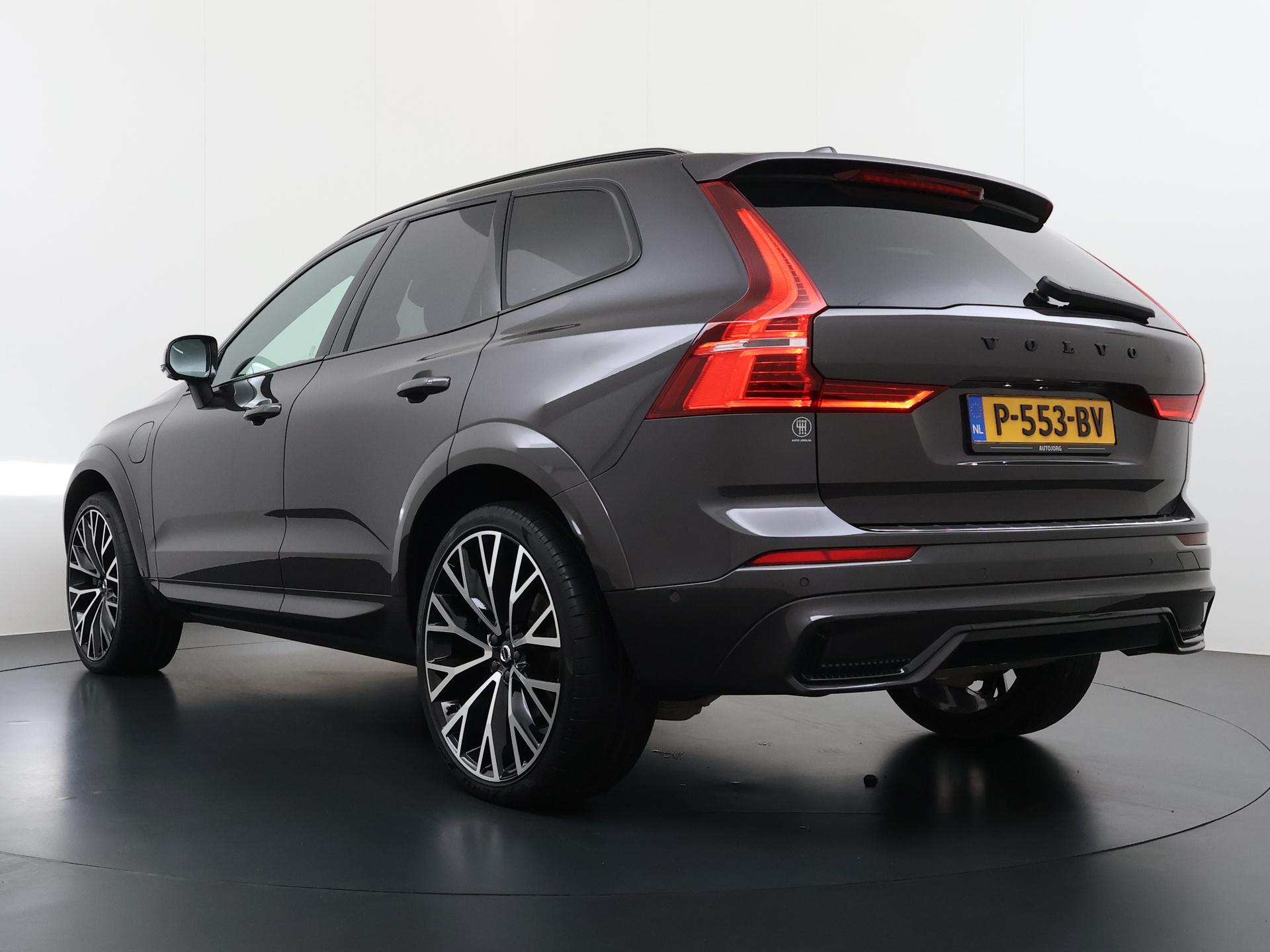 Volvo XC60 2.0 T8 Plug-in hybrid AWD R-Design 1