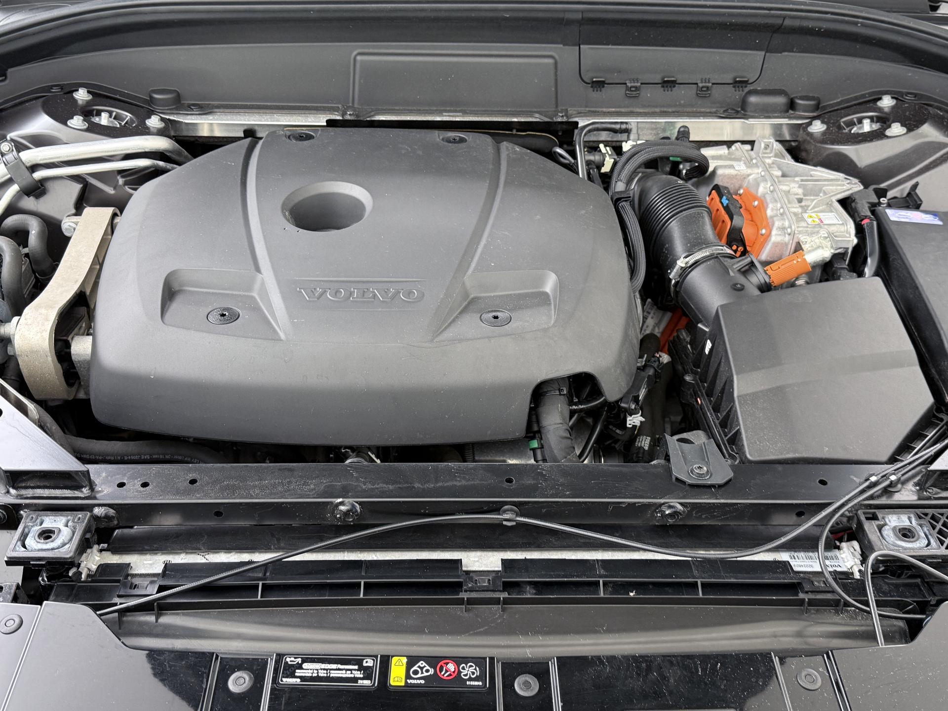 Volvo XC60 2.0 T8 Plug-in hybrid AWD R-Design 21