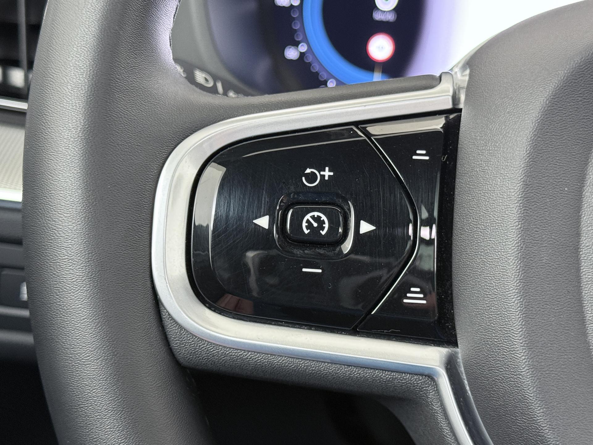 Volvo XC60 2.0 T8 Plug-in hybrid AWD R-Design 28