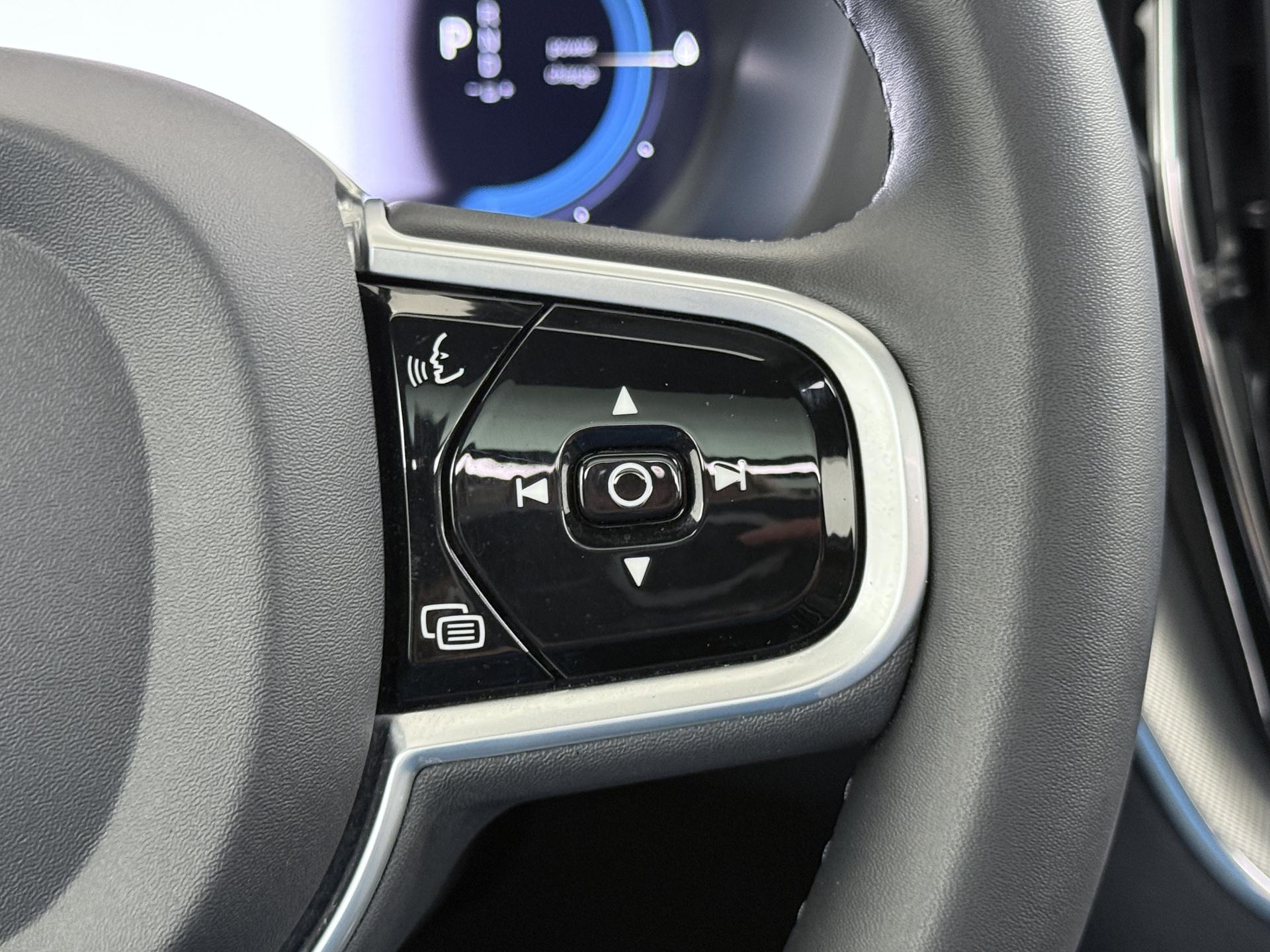 Volvo XC60 2.0 T8 Plug-in hybrid AWD R-Design 29