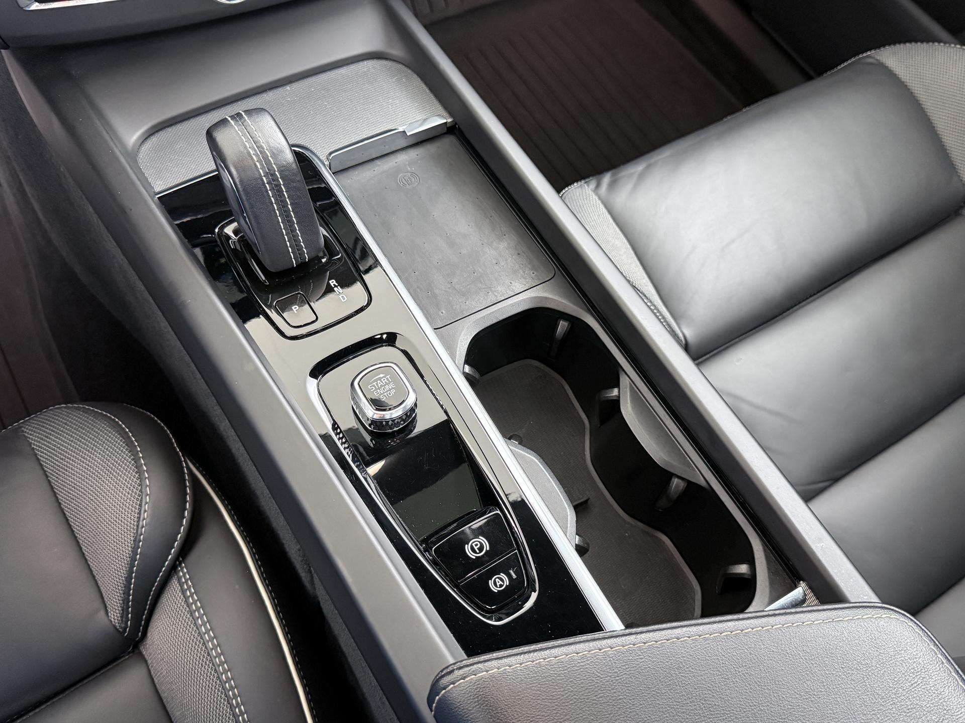 Volvo XC60 2.0 T8 Plug-in hybrid AWD R-Design 35