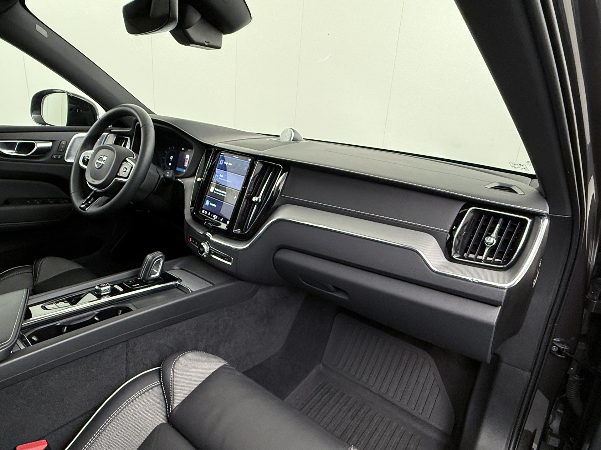 Volvo XC60 2.0 T8 Plug-in hybrid AWD R-Design 36