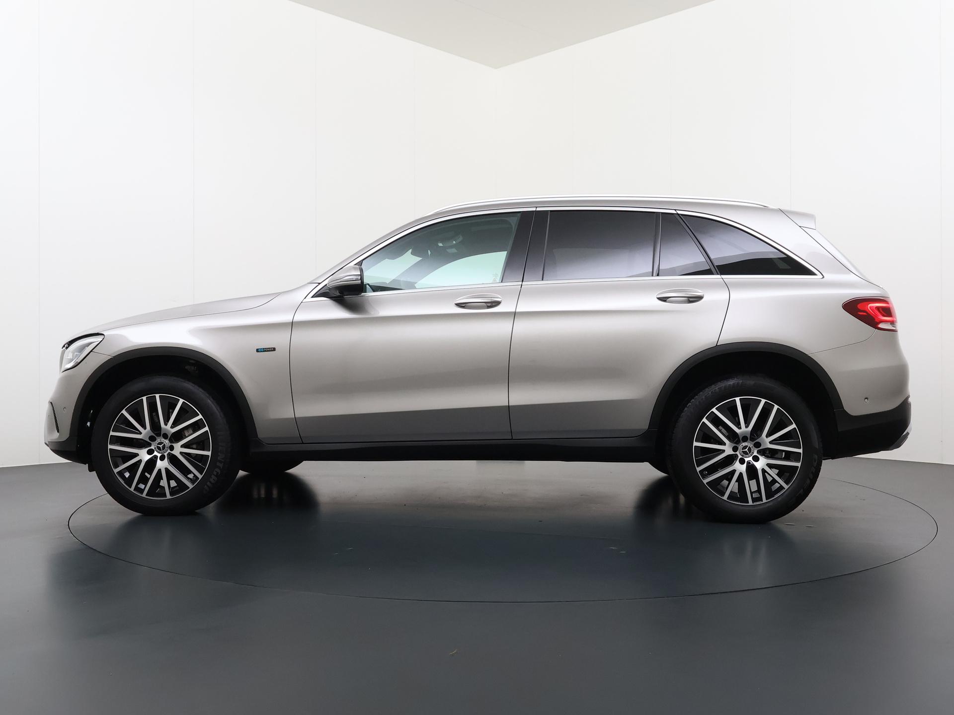 Mercedes-Benz GLC 300e 4MATIC Luxury Business Solution 1