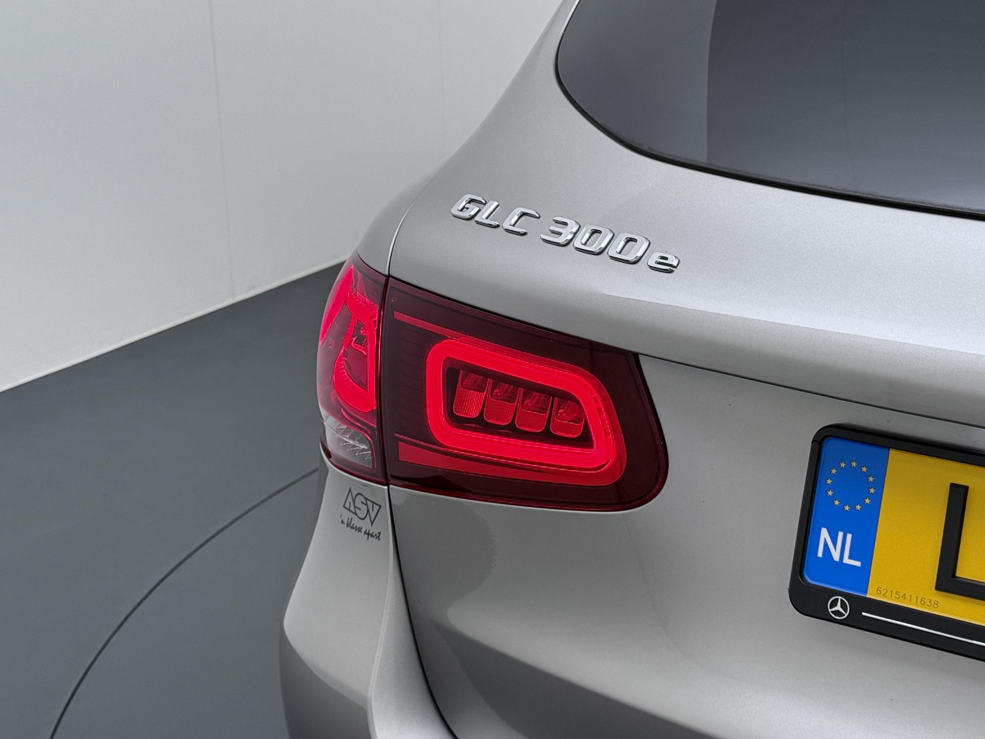 Mercedes-Benz GLC 300e 4MATIC Luxury Business Solution 11