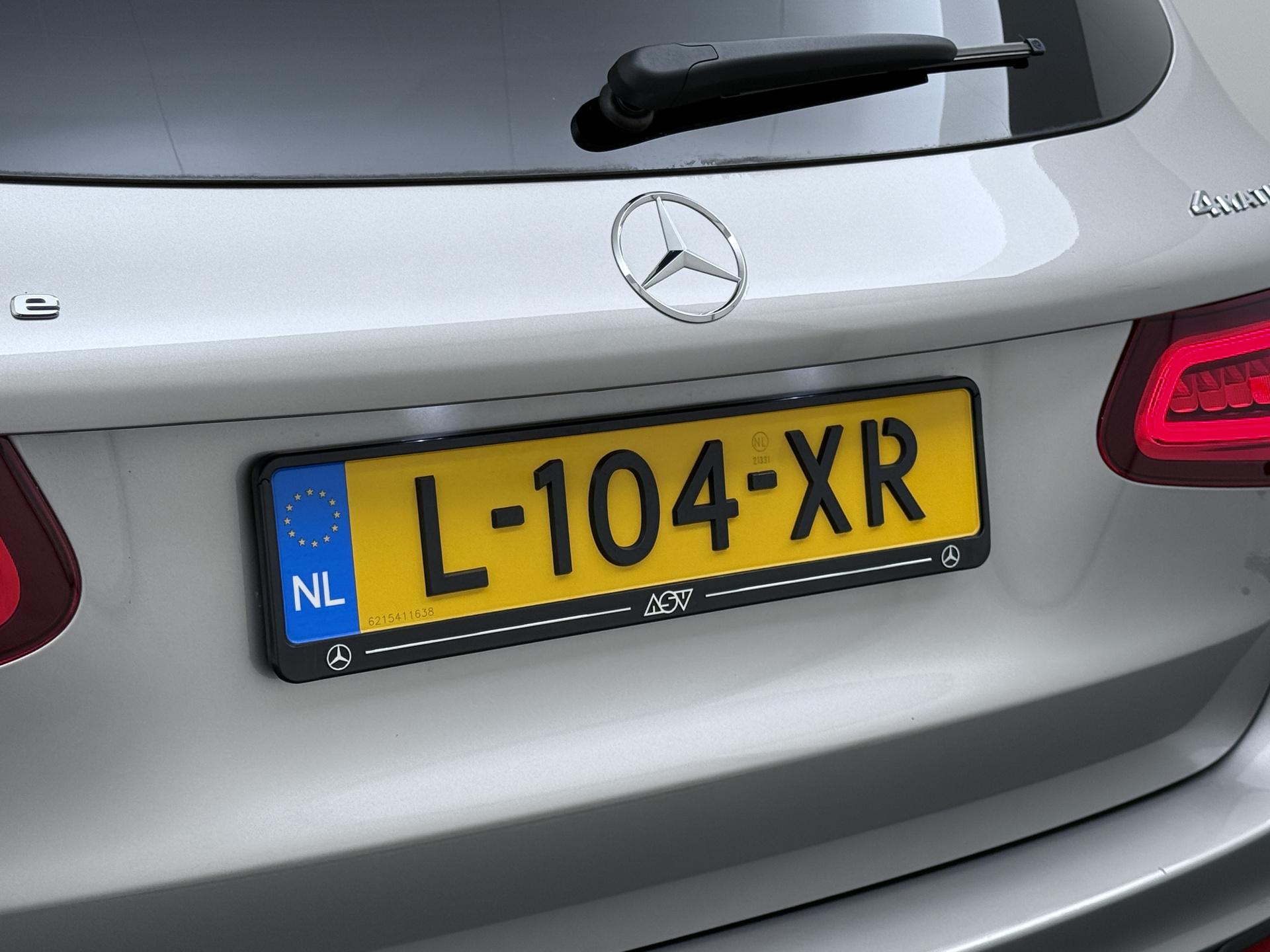 Mercedes-Benz GLC 300e 4MATIC Luxury Business Solution 12