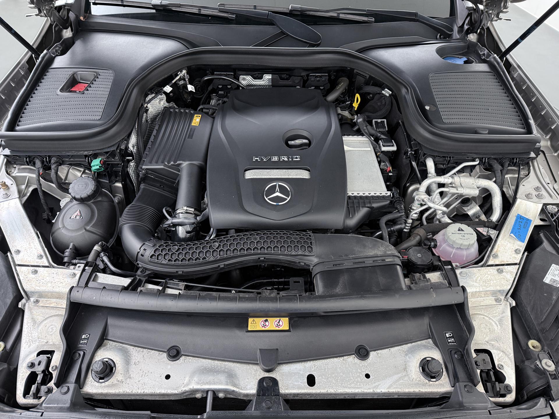 Mercedes-Benz GLC 300e 4MATIC Luxury Business Solution 17