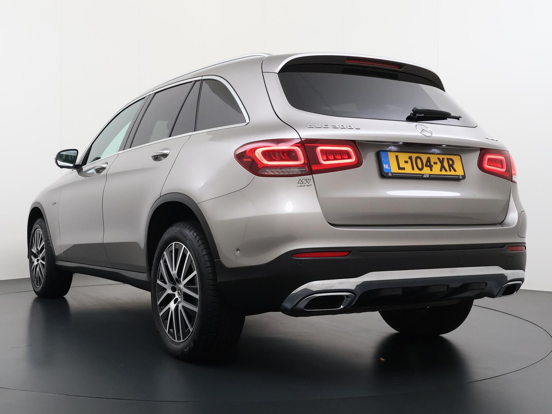 Mercedes-Benz GLC 300e 4MATIC Luxury Business Solution 2