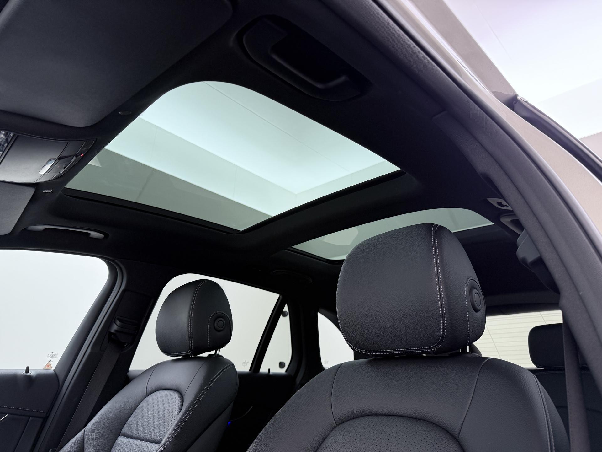 Mercedes-Benz GLC 300e 4MATIC Luxury Business Solution 21