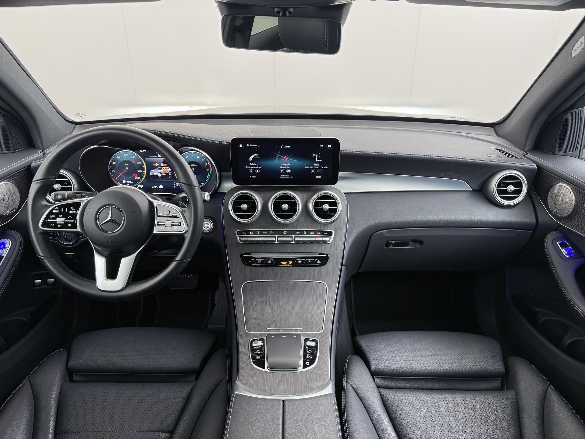 Mercedes-Benz GLC 300e 4MATIC Luxury Business Solution 26