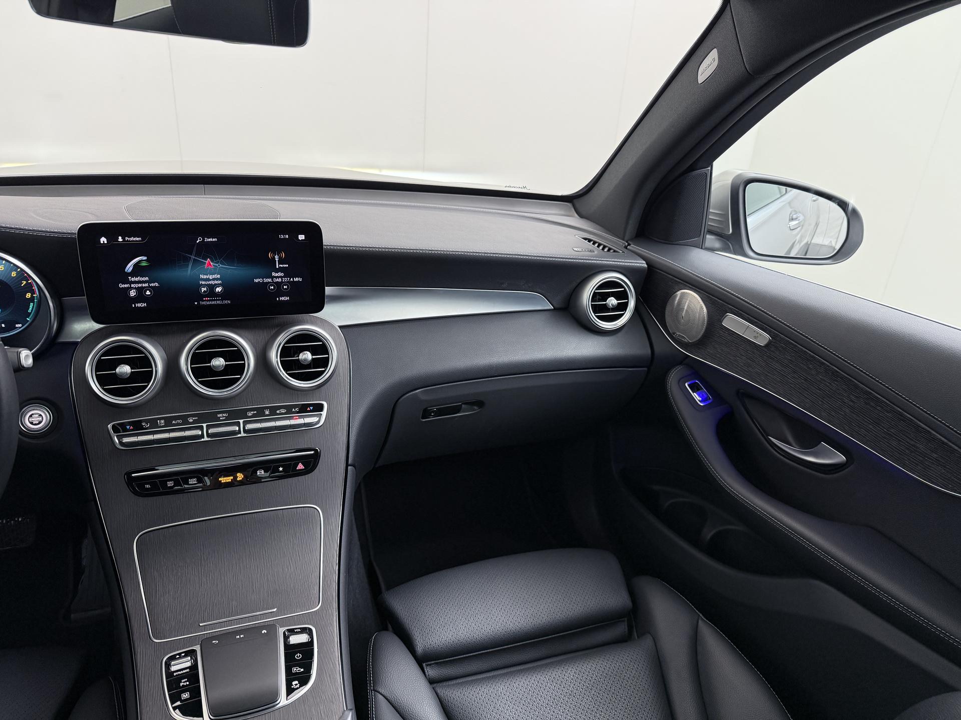 Mercedes-Benz GLC 300e 4MATIC Luxury Business Solution 28