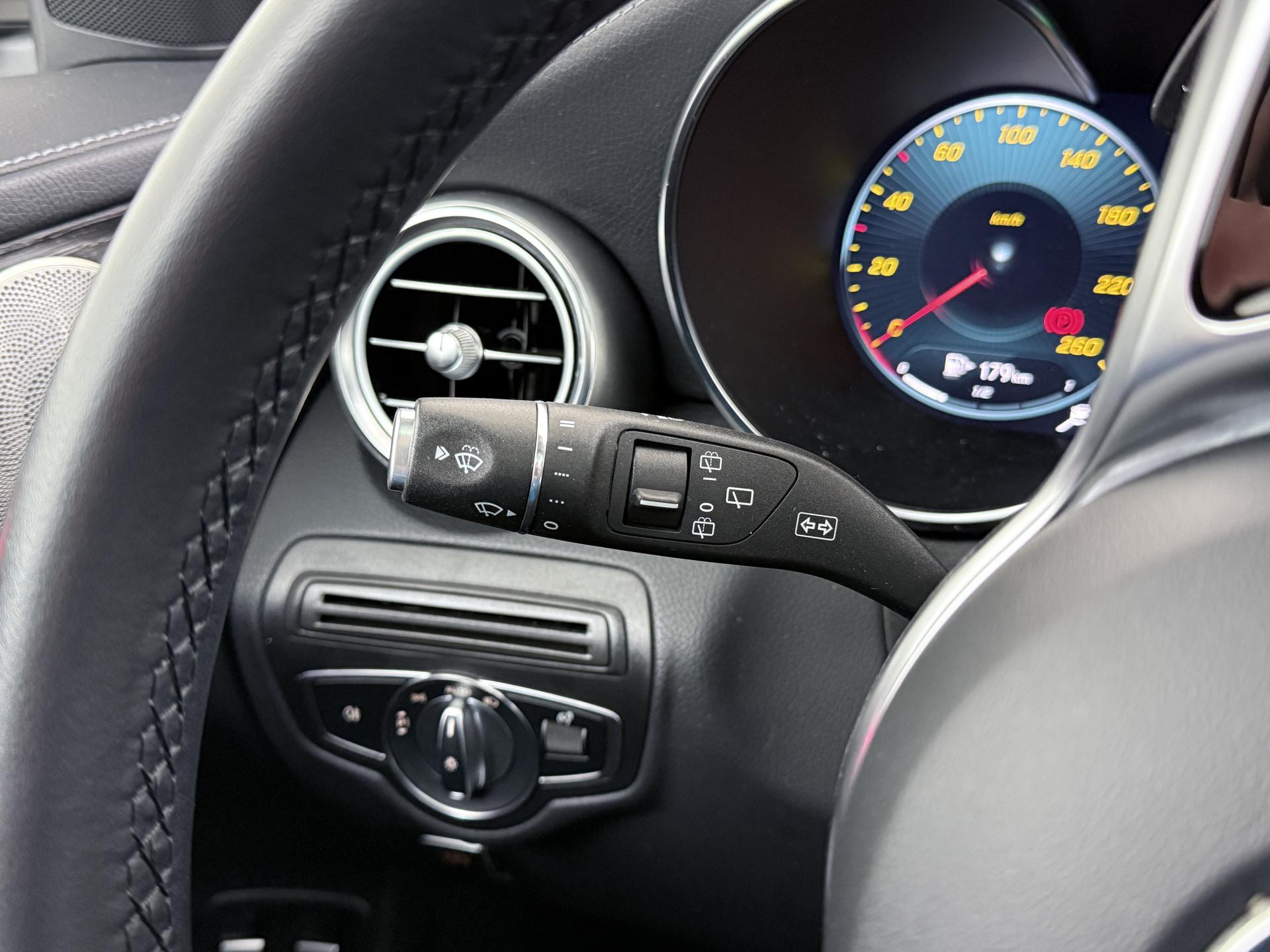 Mercedes-Benz GLC 300e 4MATIC Luxury Business Solution 29