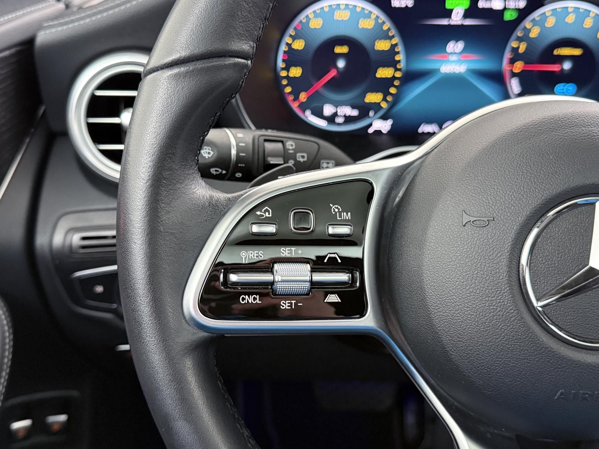 Mercedes-Benz GLC 300e 4MATIC Luxury Business Solution 31