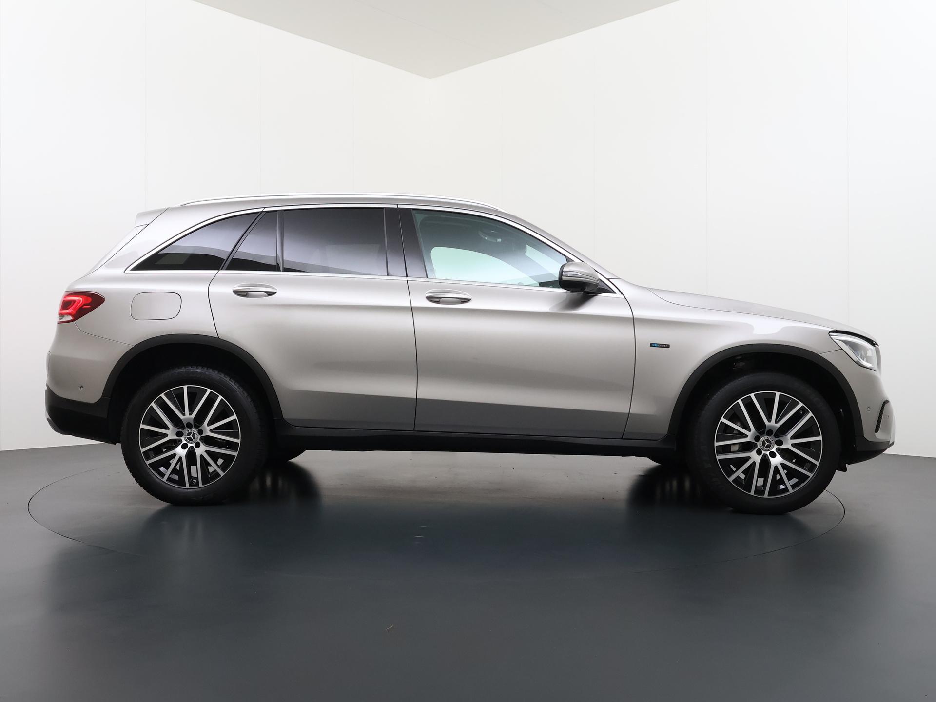 Mercedes-Benz GLC 300e 4MATIC Luxury Business Solution 5