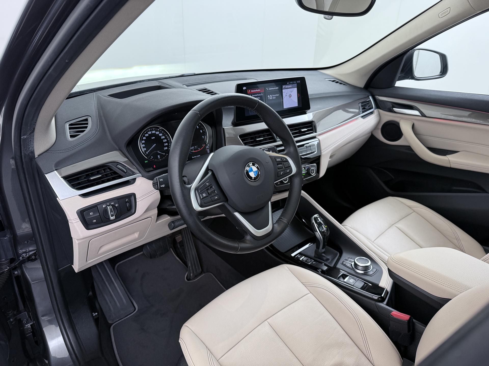 BMW X1 sDrive18i Business Edition Plus 12