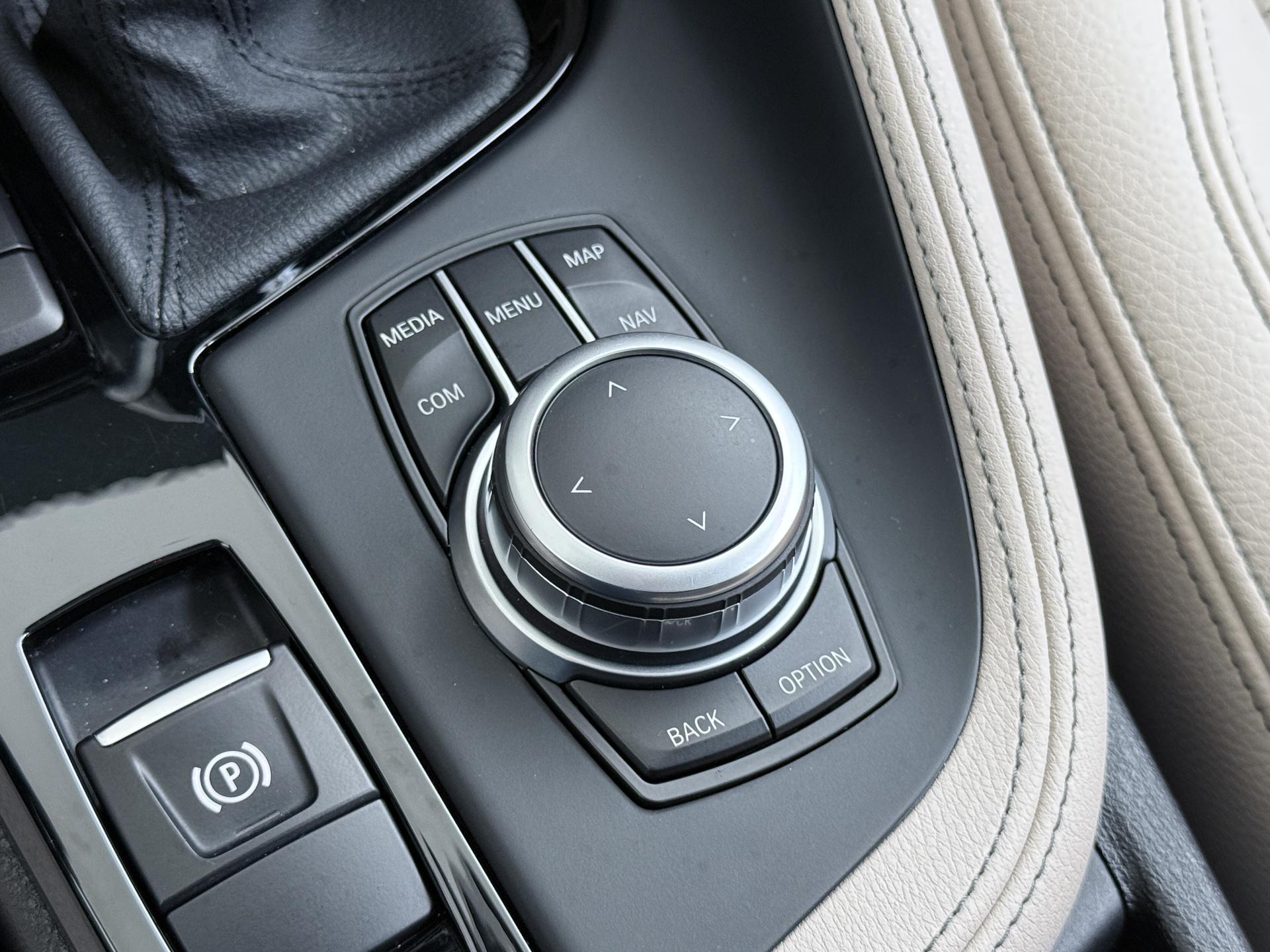 BMW X1 sDrive18i Business Edition Plus 37