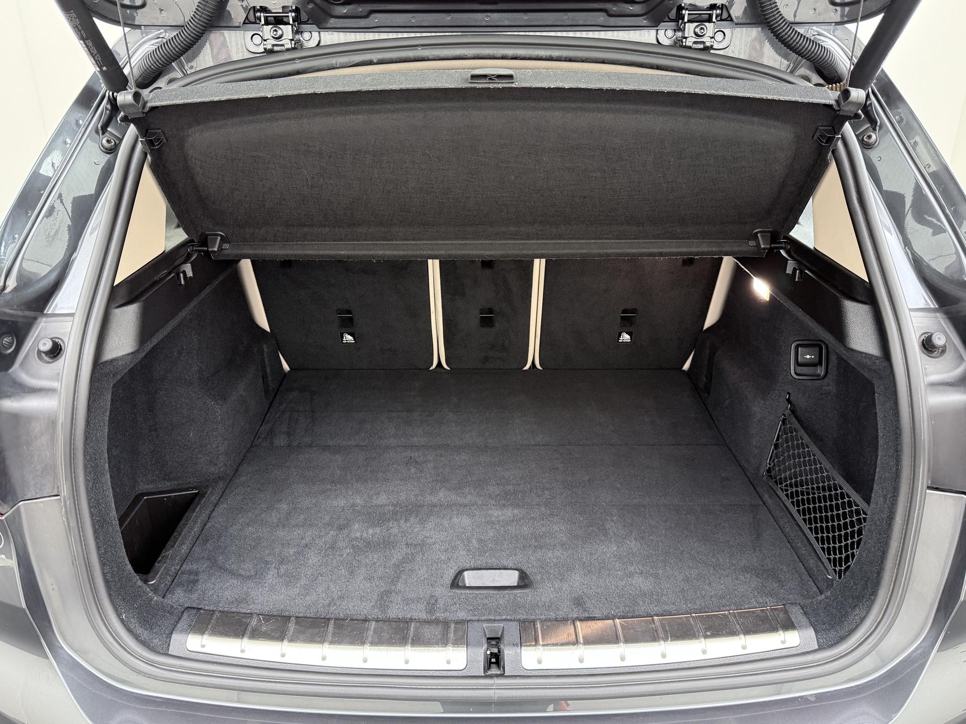 BMW X1 sDrive18i Business Edition Plus 6