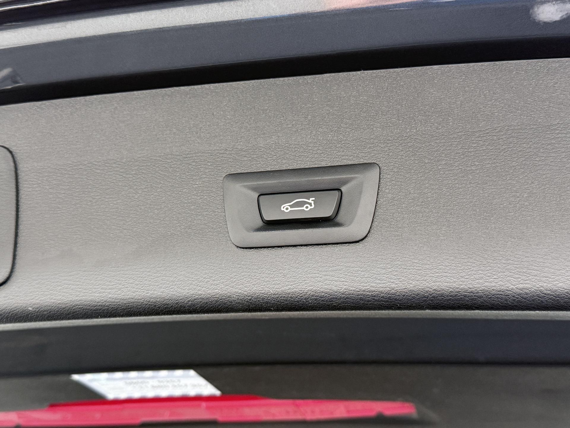 BMW X1 sDrive18i Business Edition Plus 7