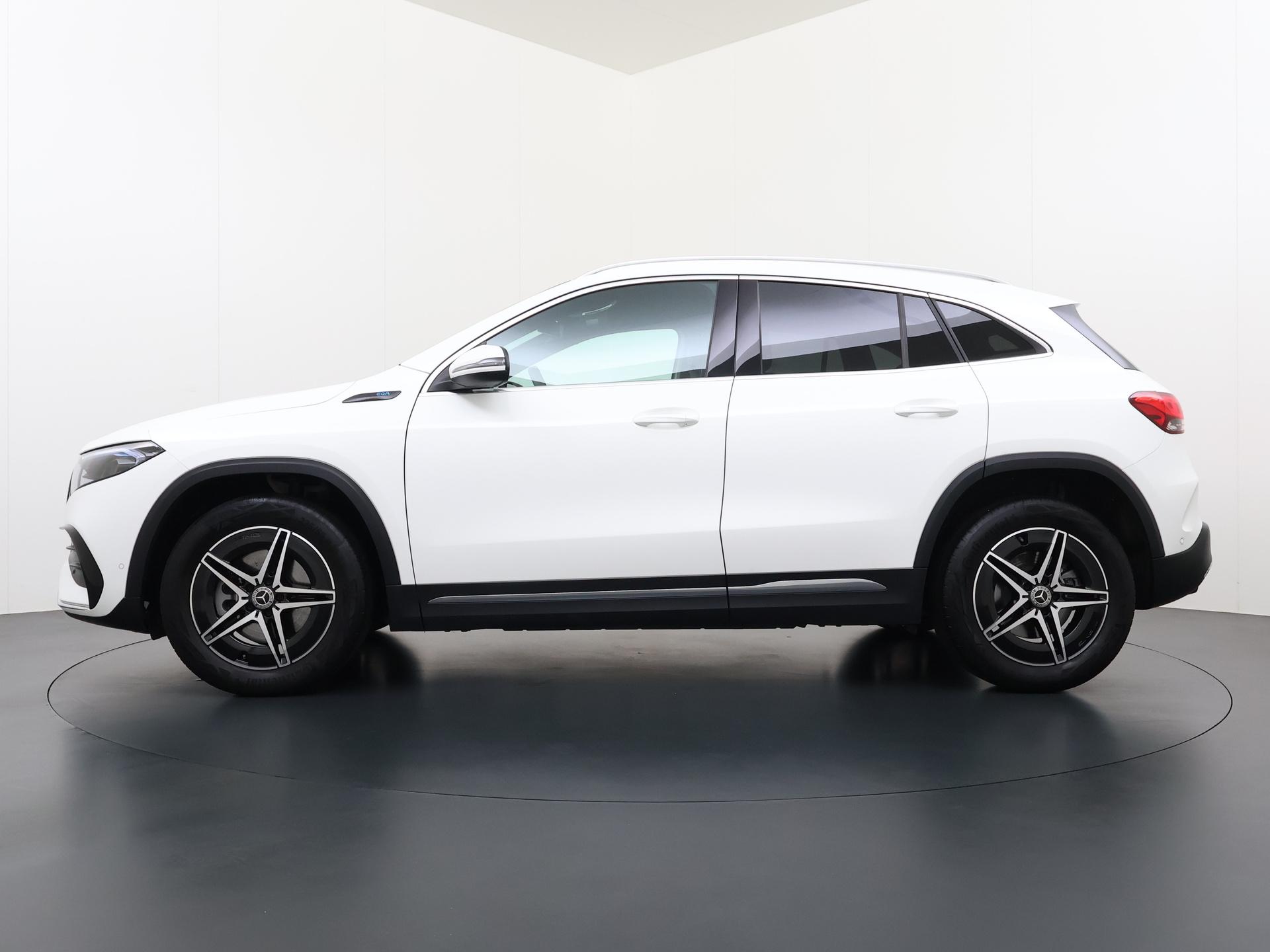Mercedes-Benz EQA 250 AMG Business Solution 67 kWh Accu 1