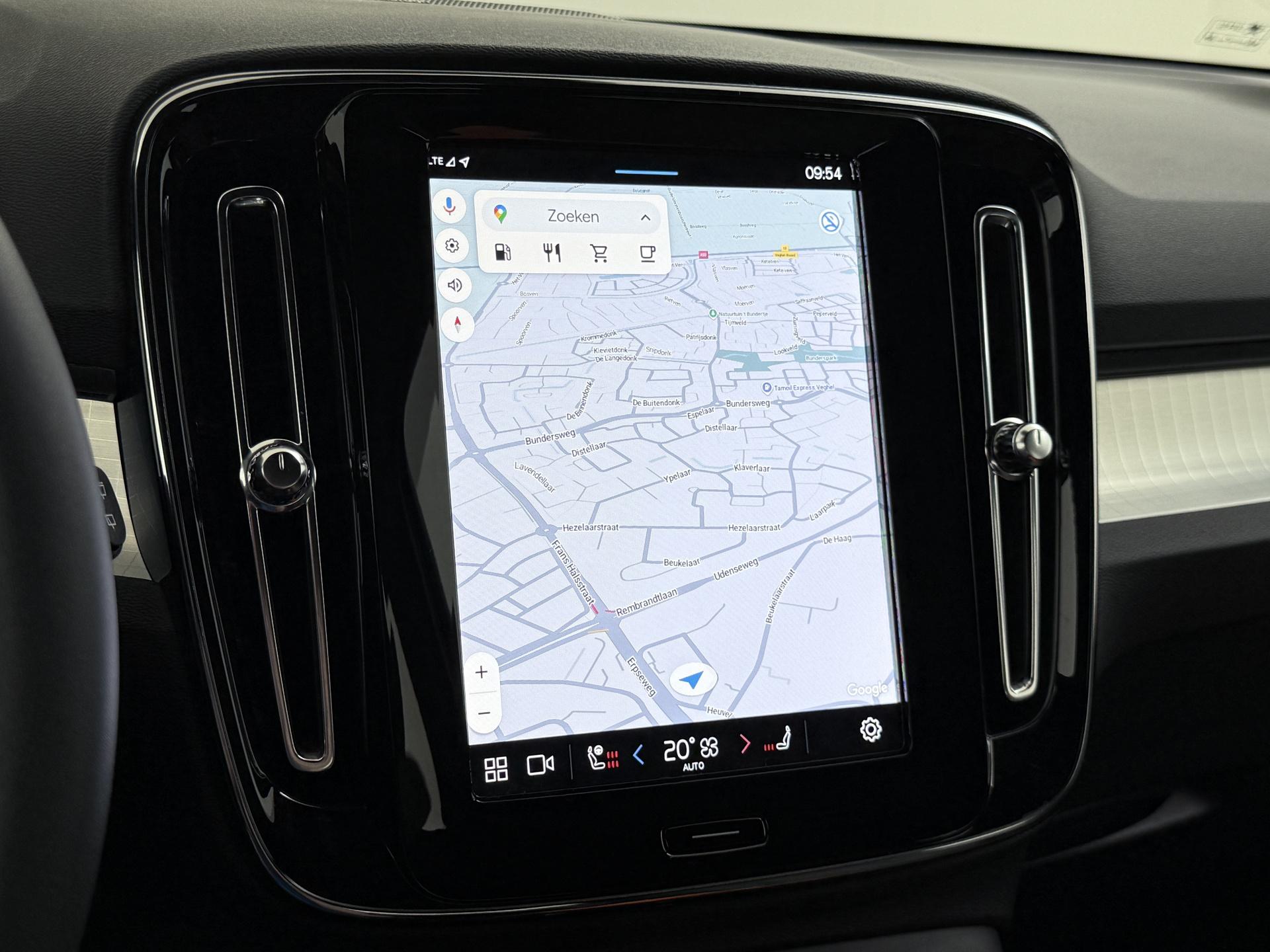 Volvo XC40 2.0 B4 Plus Dark 31