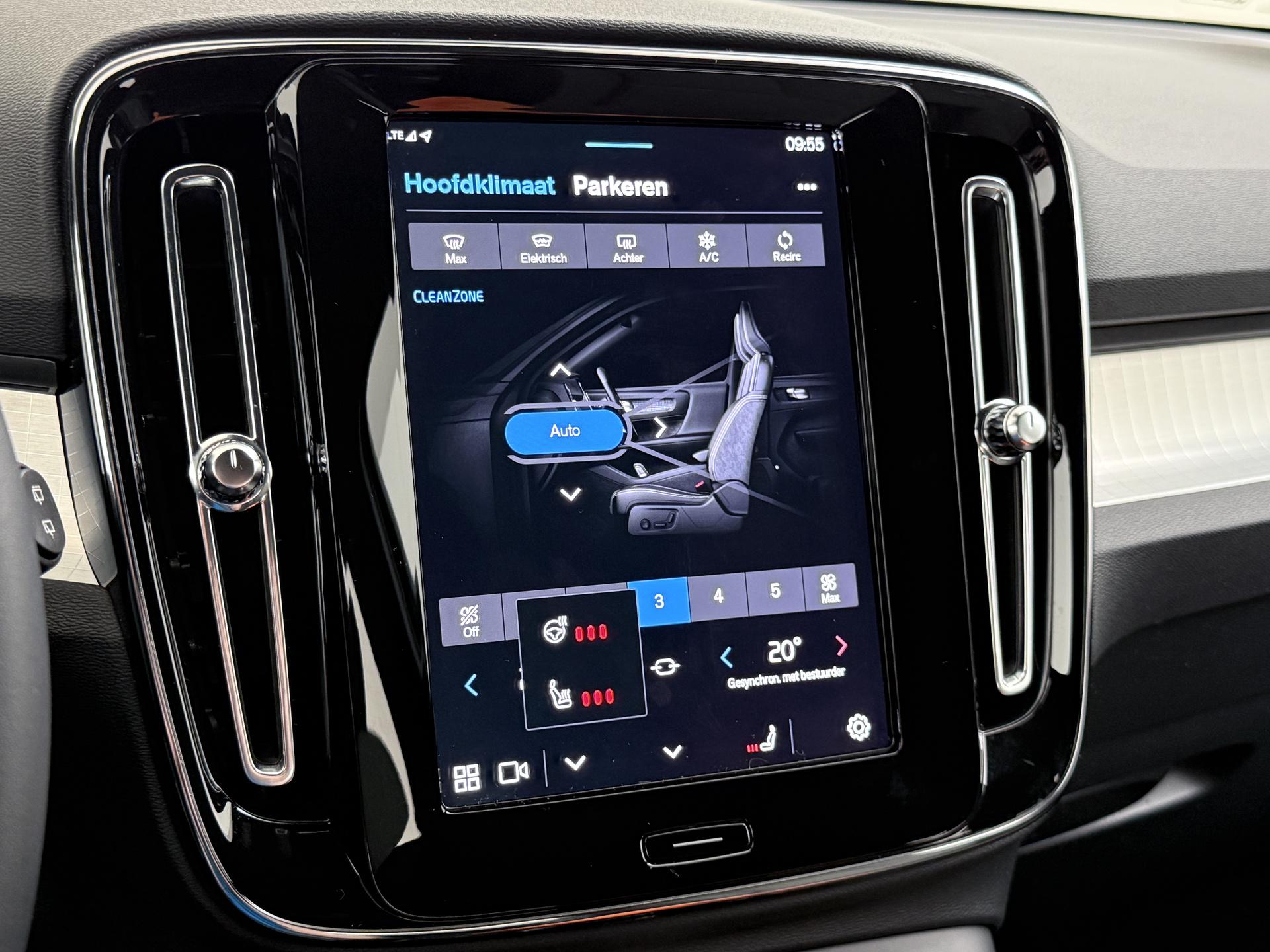 Volvo XC40 2.0 B4 Plus Dark 34