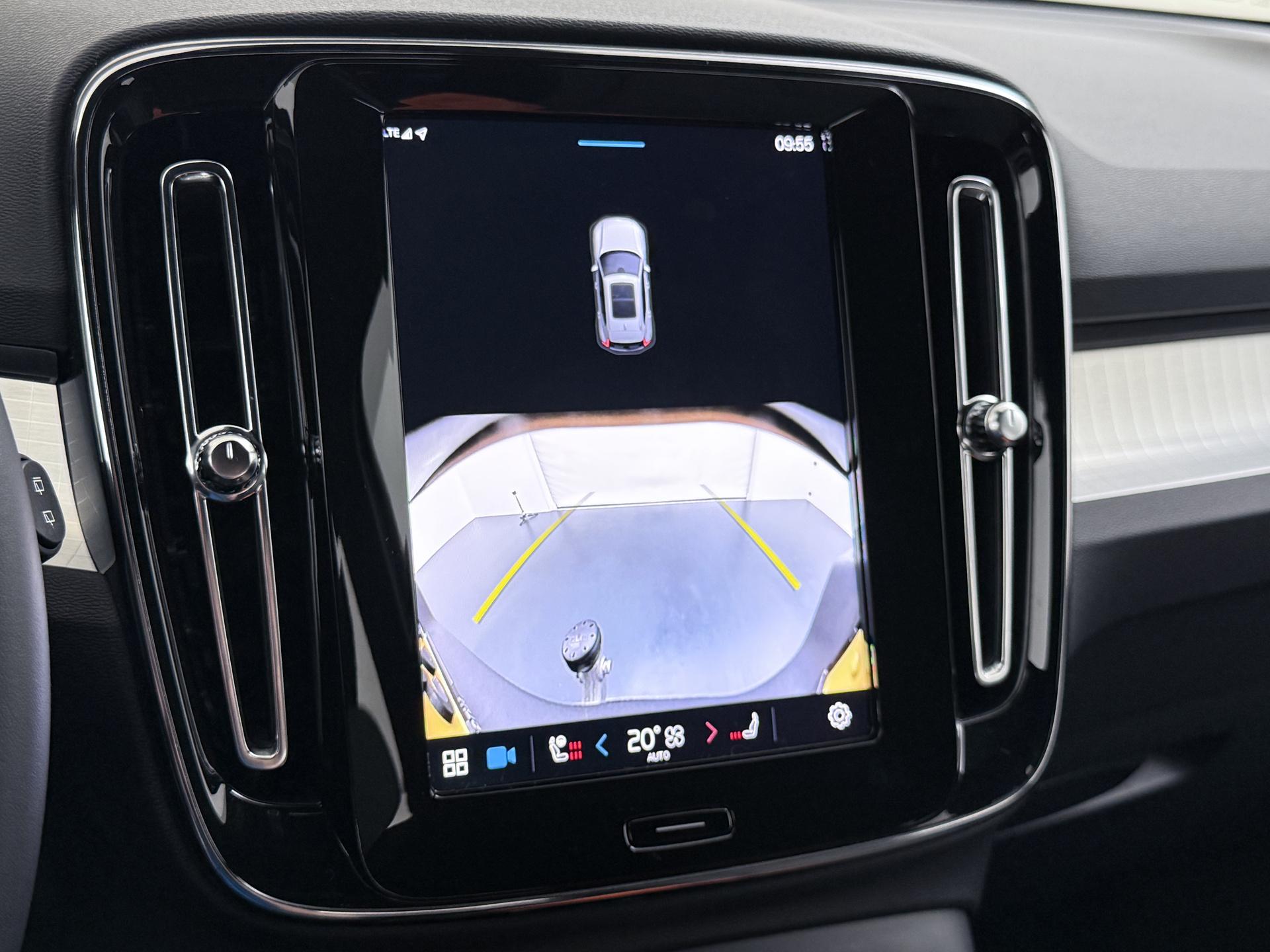 Volvo XC40 2.0 B4 Plus Dark 35