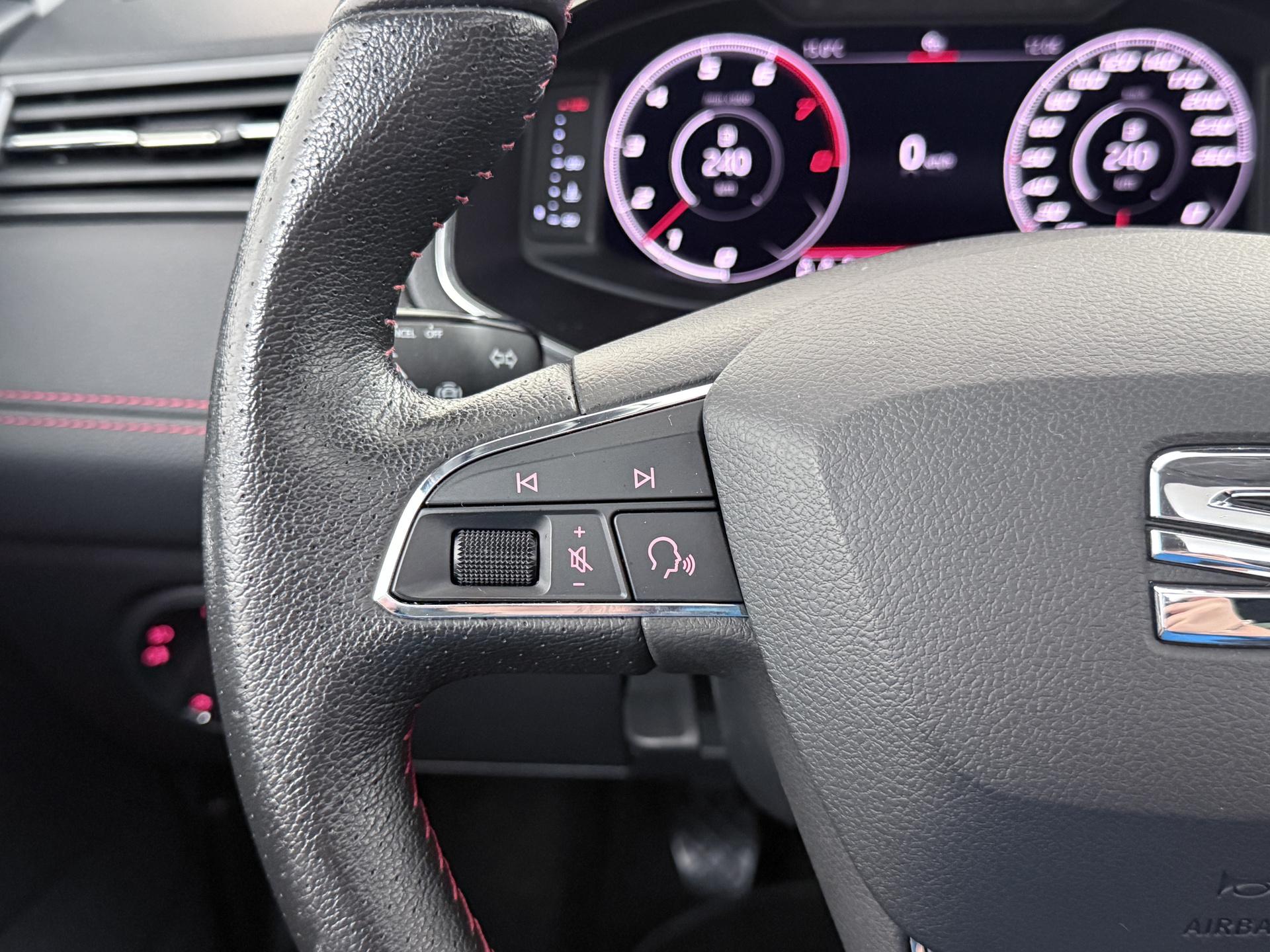 SEAT Ibiza 1.0 TSI FR Business Intense 29