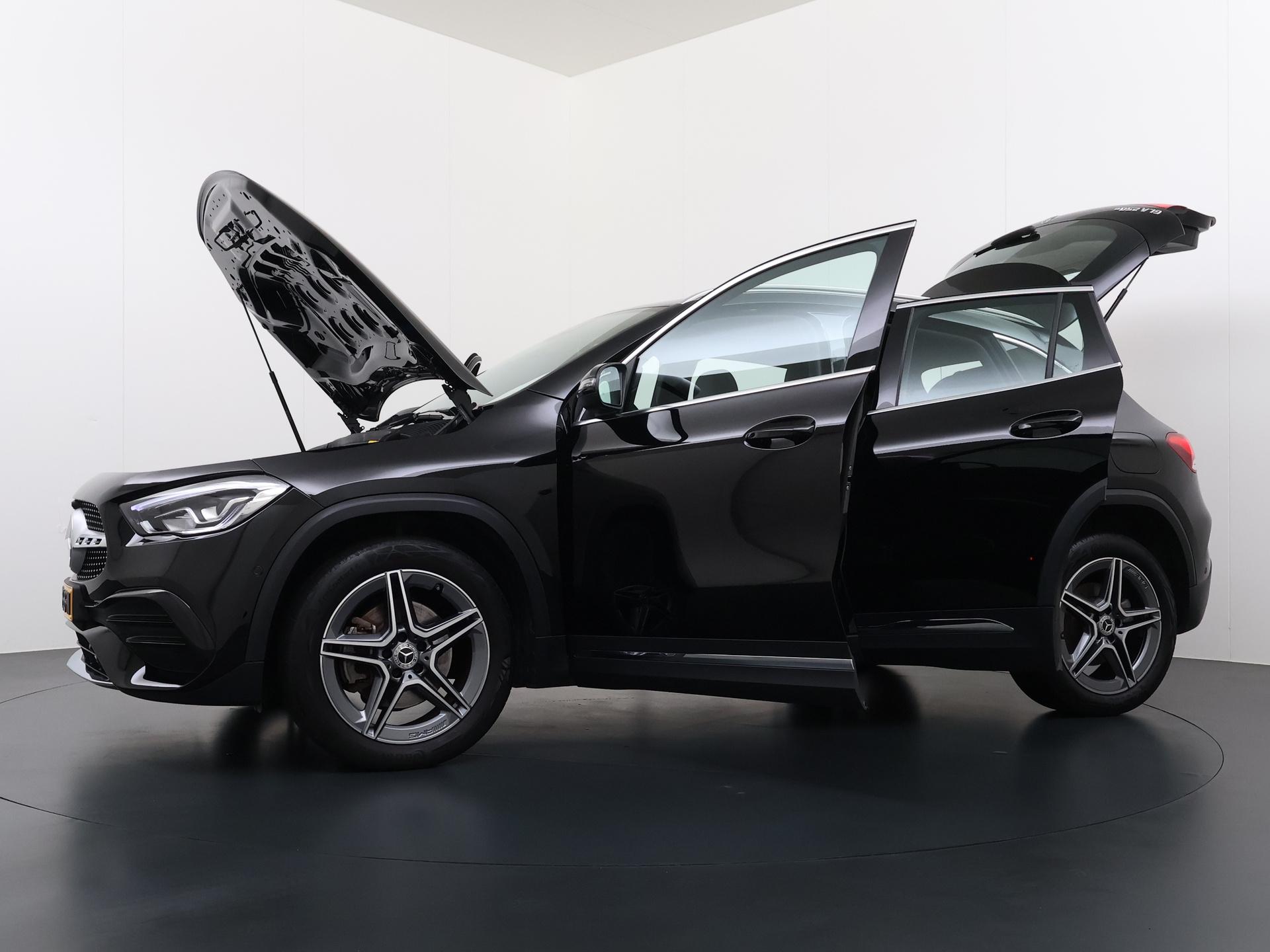 Mercedes-Benz GLA 250 e AMG Line 10