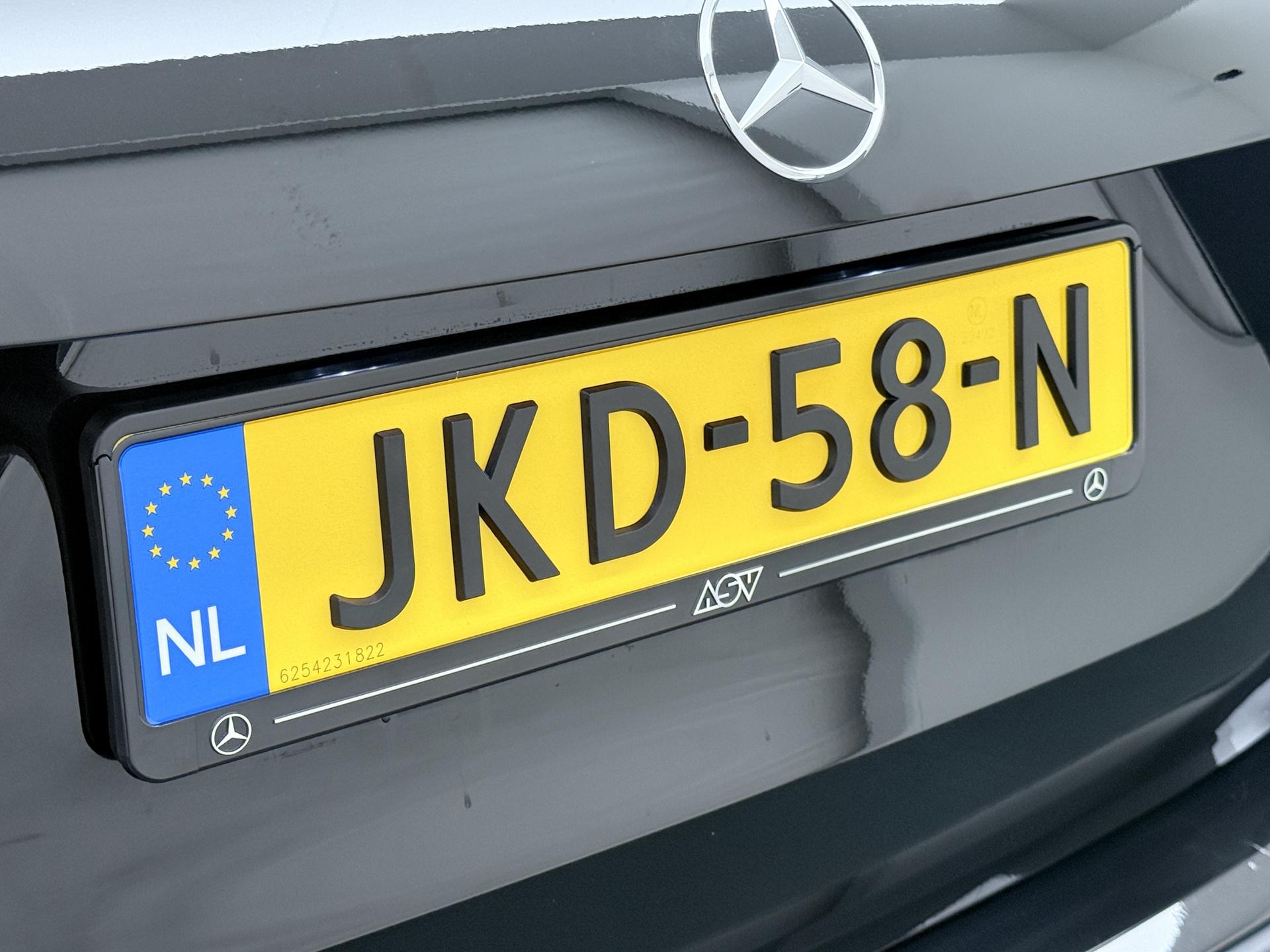 Mercedes-Benz GLA 250 e AMG Line 12