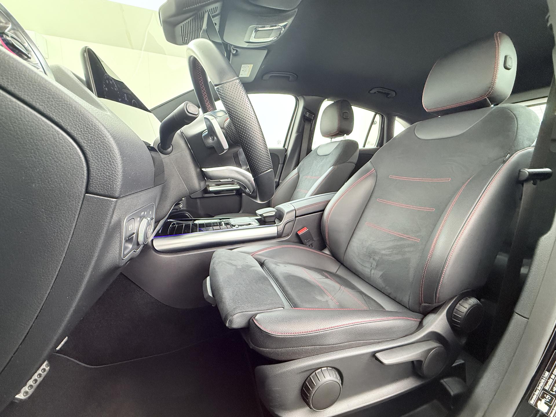 Mercedes-Benz GLA 250 e AMG Line 19