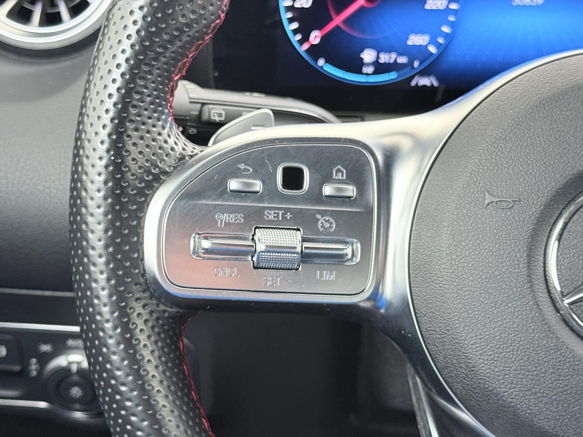 Mercedes-Benz GLA 250 e AMG Line 28