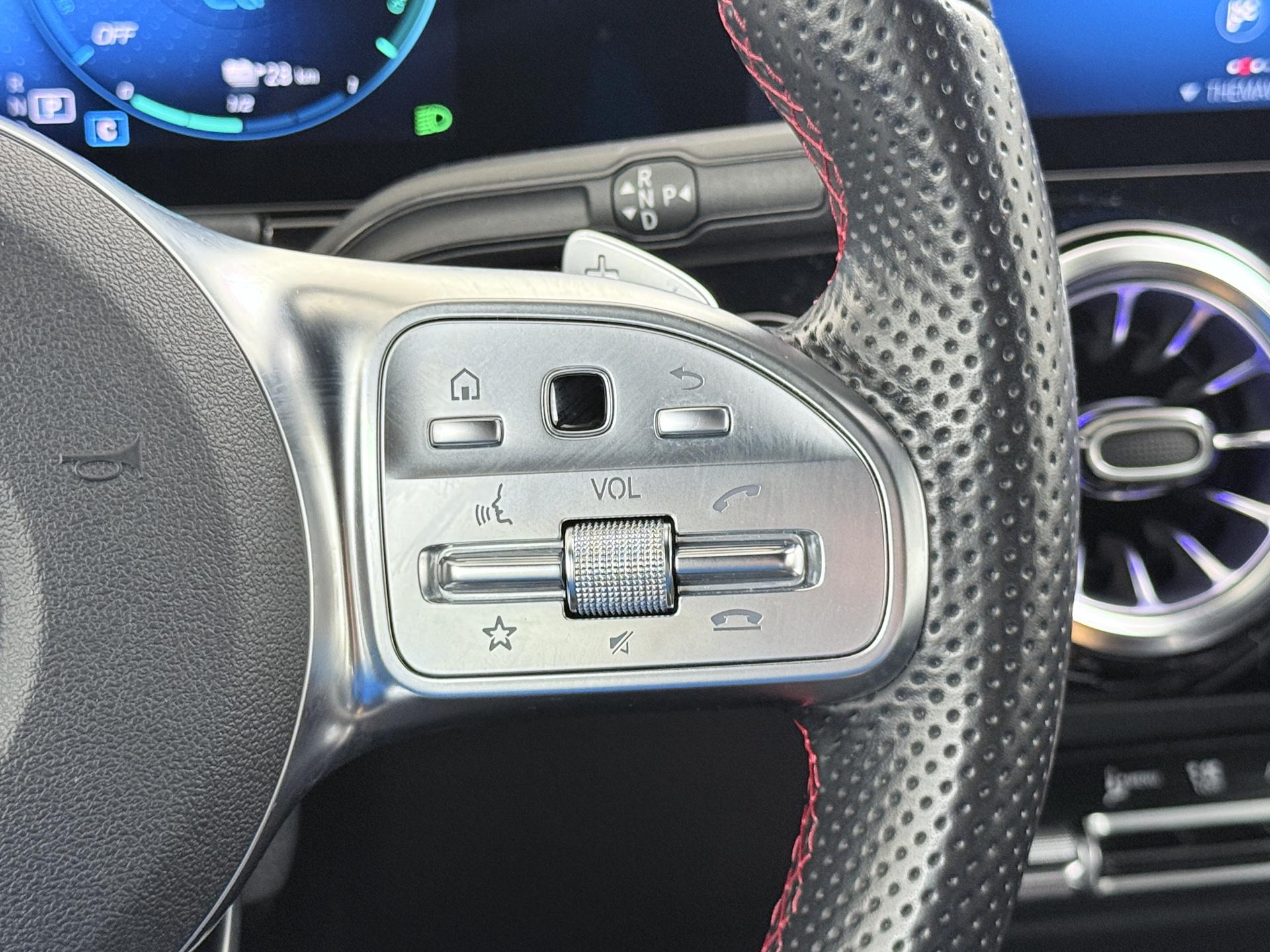 Mercedes-Benz GLA 250 e AMG Line 29