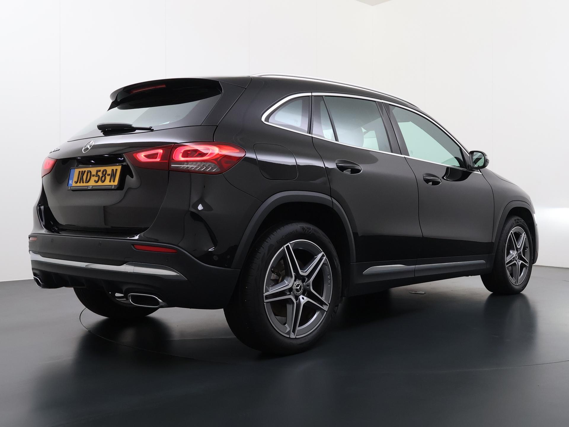 Mercedes-Benz GLA 250 e AMG Line 4