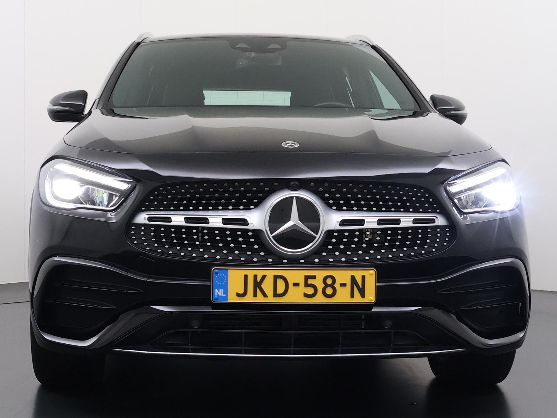 Mercedes-Benz GLA 250 e AMG Line 7