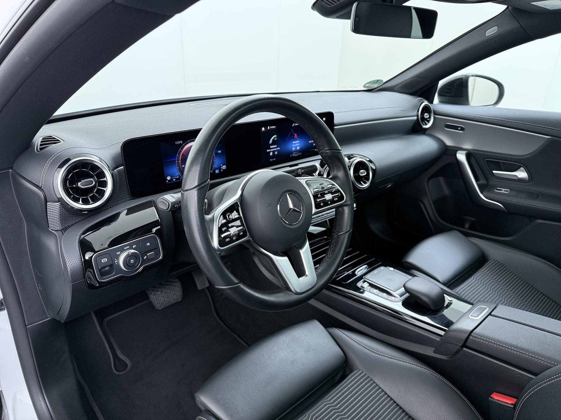 Mercedes-Benz CLA-Klasse 250 4MATIC Luxury 1