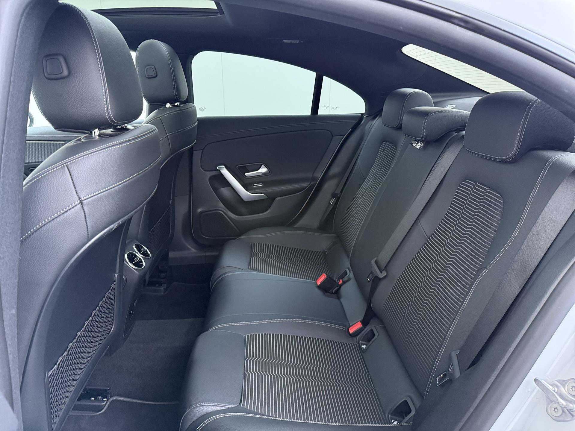 Mercedes-Benz CLA-Klasse 250 4MATIC Luxury 24