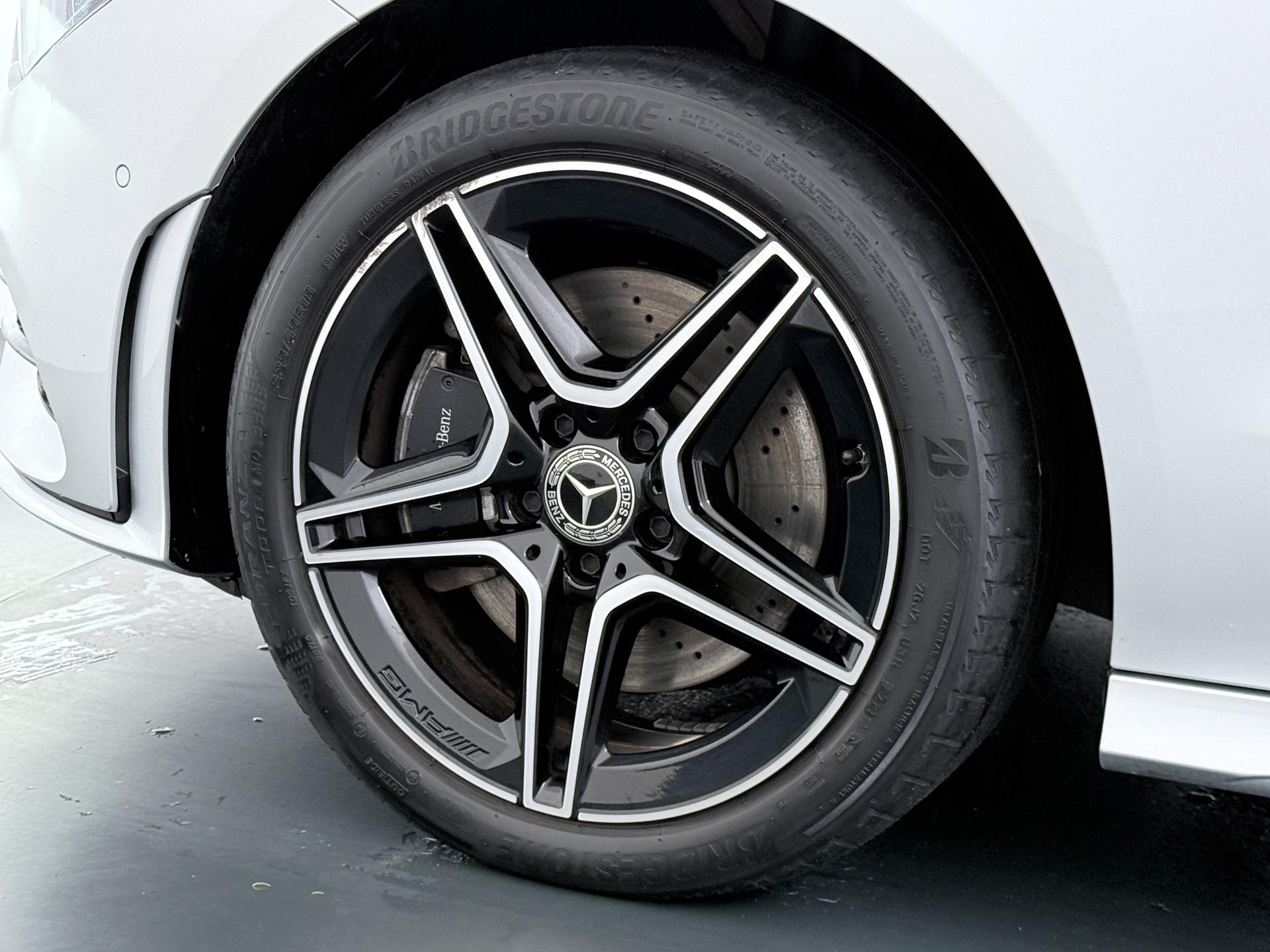 Mercedes-Benz CLA-Klasse 250 e AMG Premium Plus 14