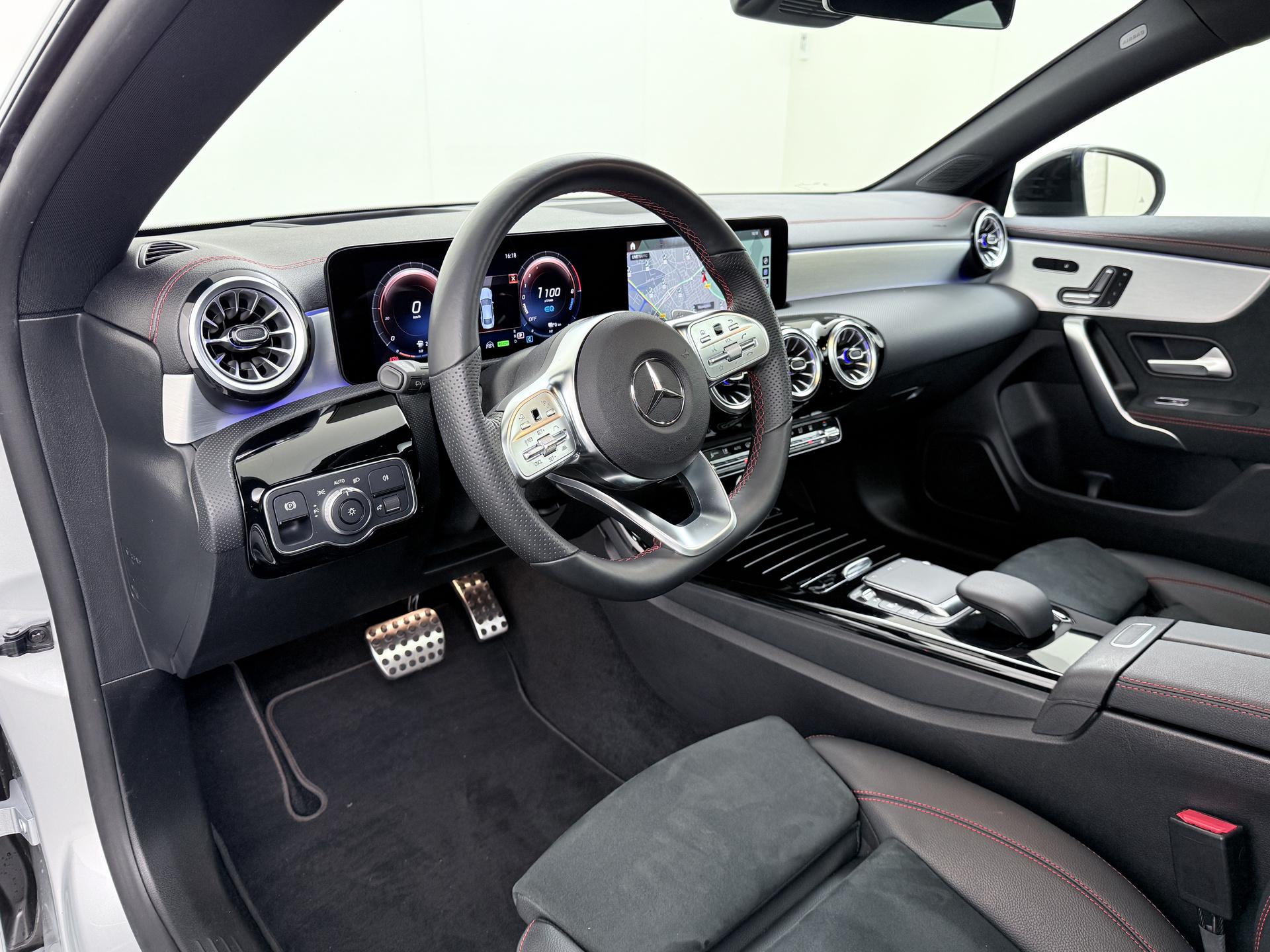 Mercedes-Benz CLA-Klasse 250 e AMG Premium Plus 18