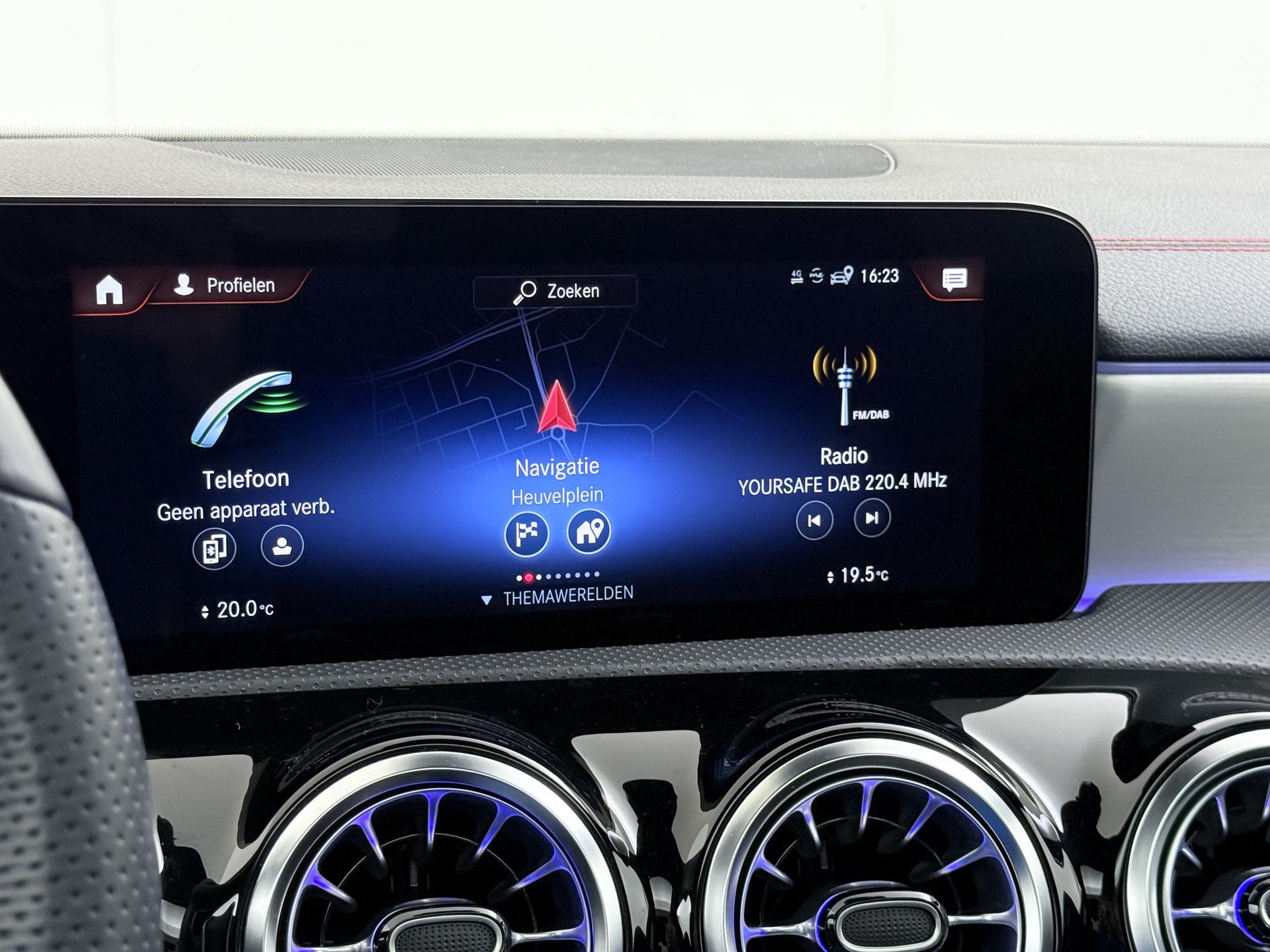 Mercedes-Benz CLA-Klasse 250 e AMG Premium Plus 34