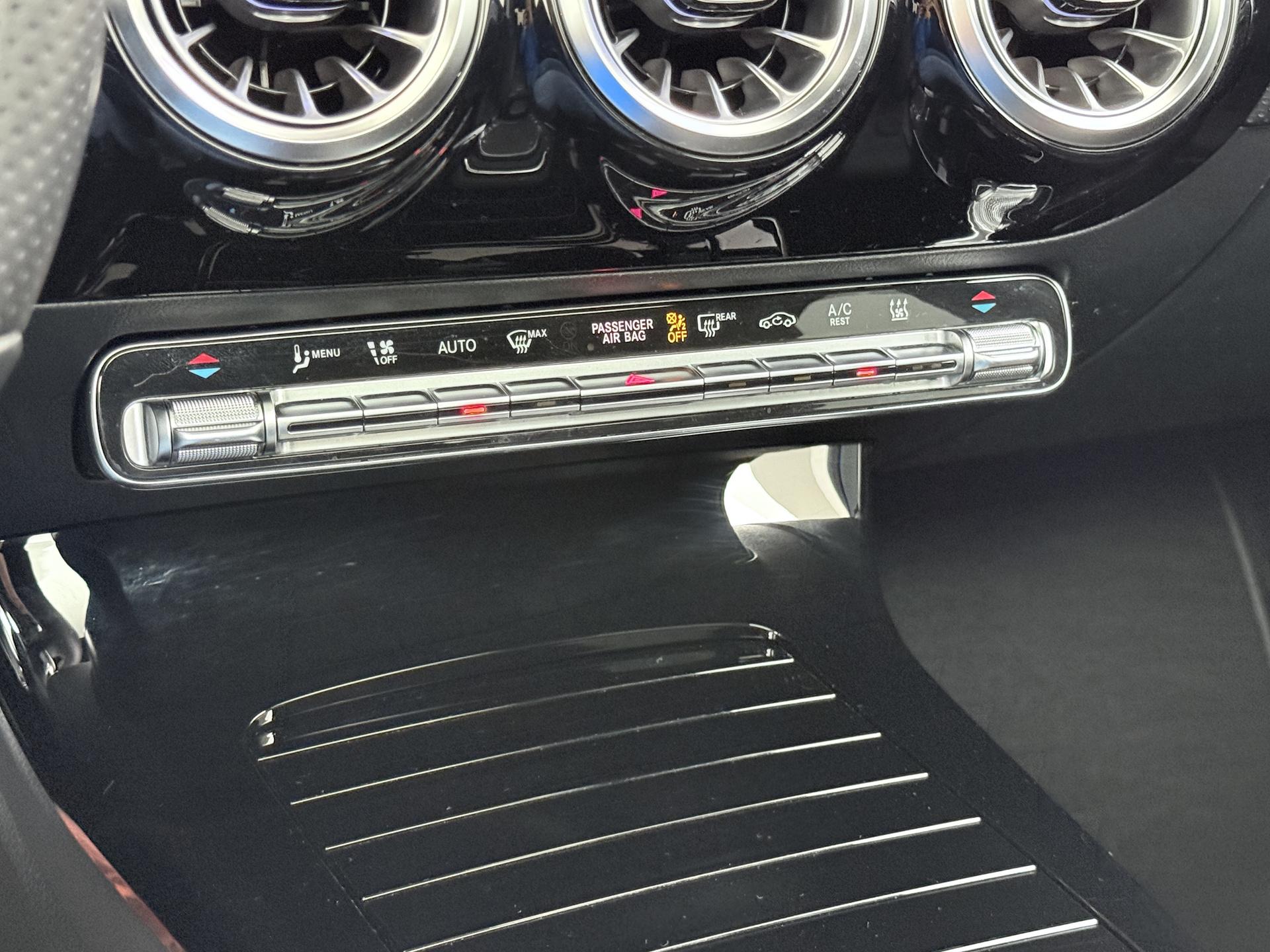 Mercedes-Benz CLA-Klasse 250 e AMG Premium Plus 43