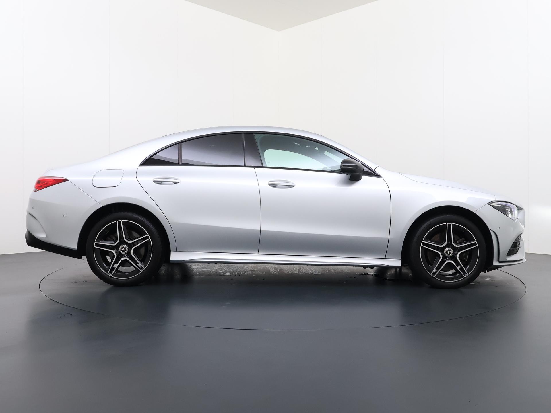 Mercedes-Benz CLA-Klasse 250 e AMG Premium Plus 5