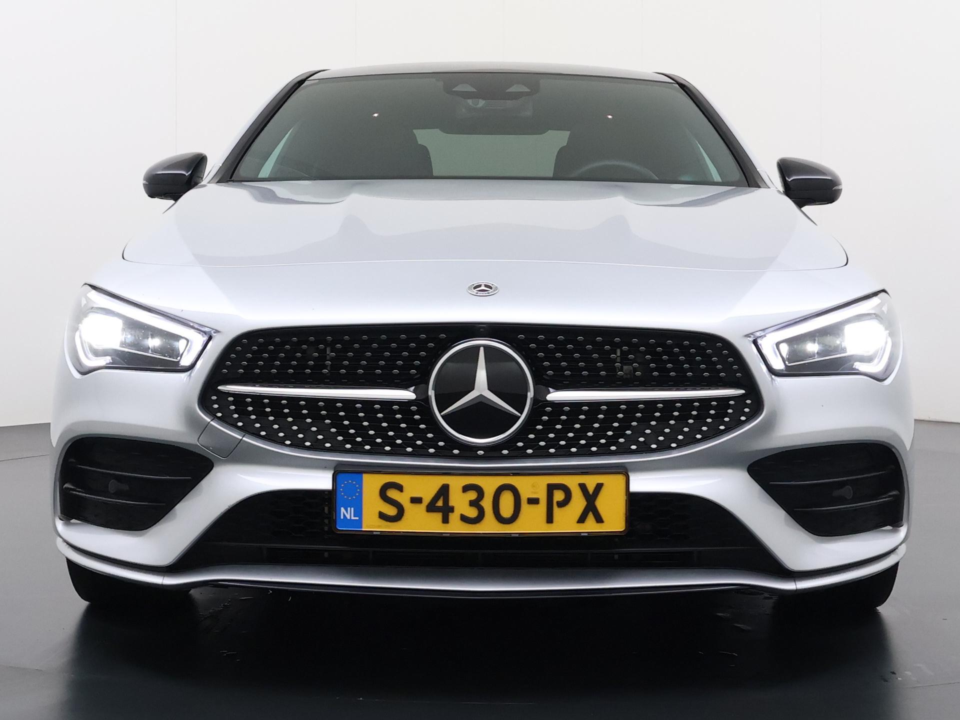 Mercedes-Benz CLA-Klasse 250 e AMG Premium Plus 7