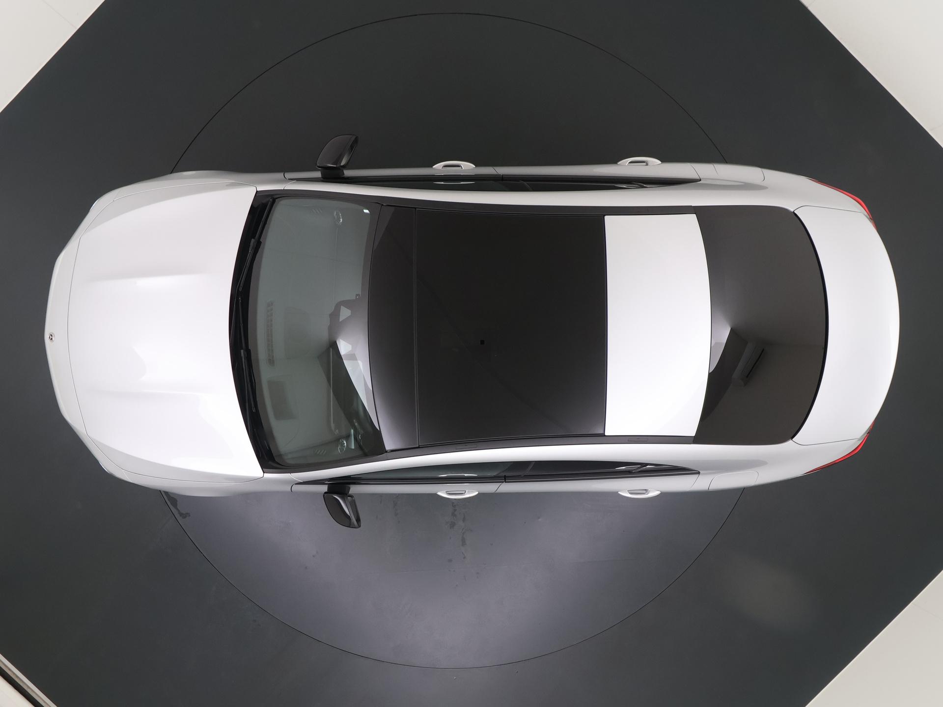 Mercedes-Benz CLA-Klasse 250 e AMG Premium Plus 8