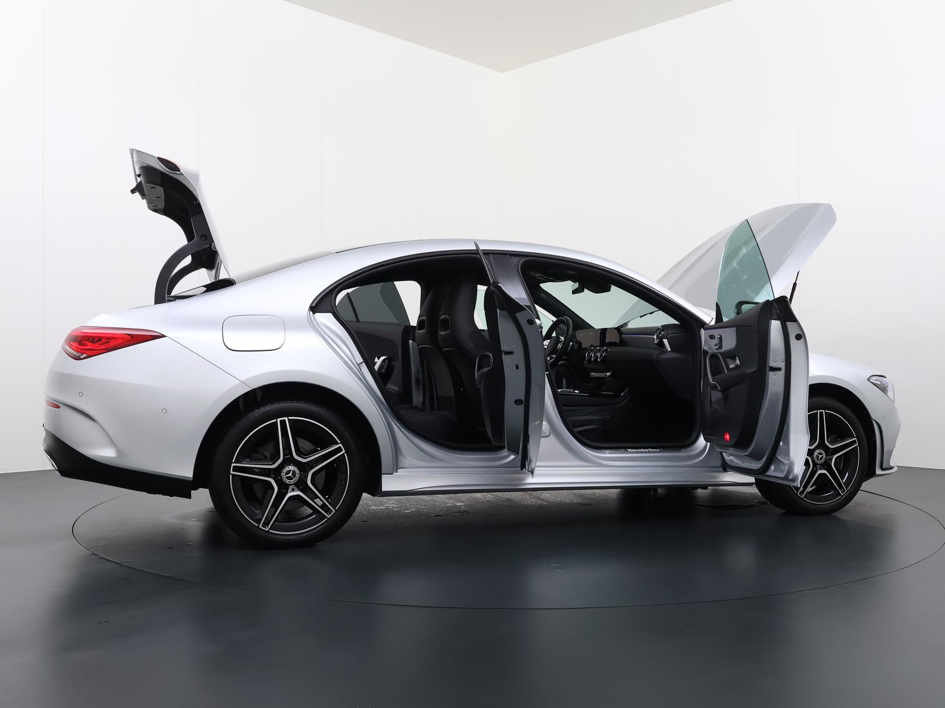 Mercedes-Benz CLA-Klasse 250 e AMG Premium Plus 9