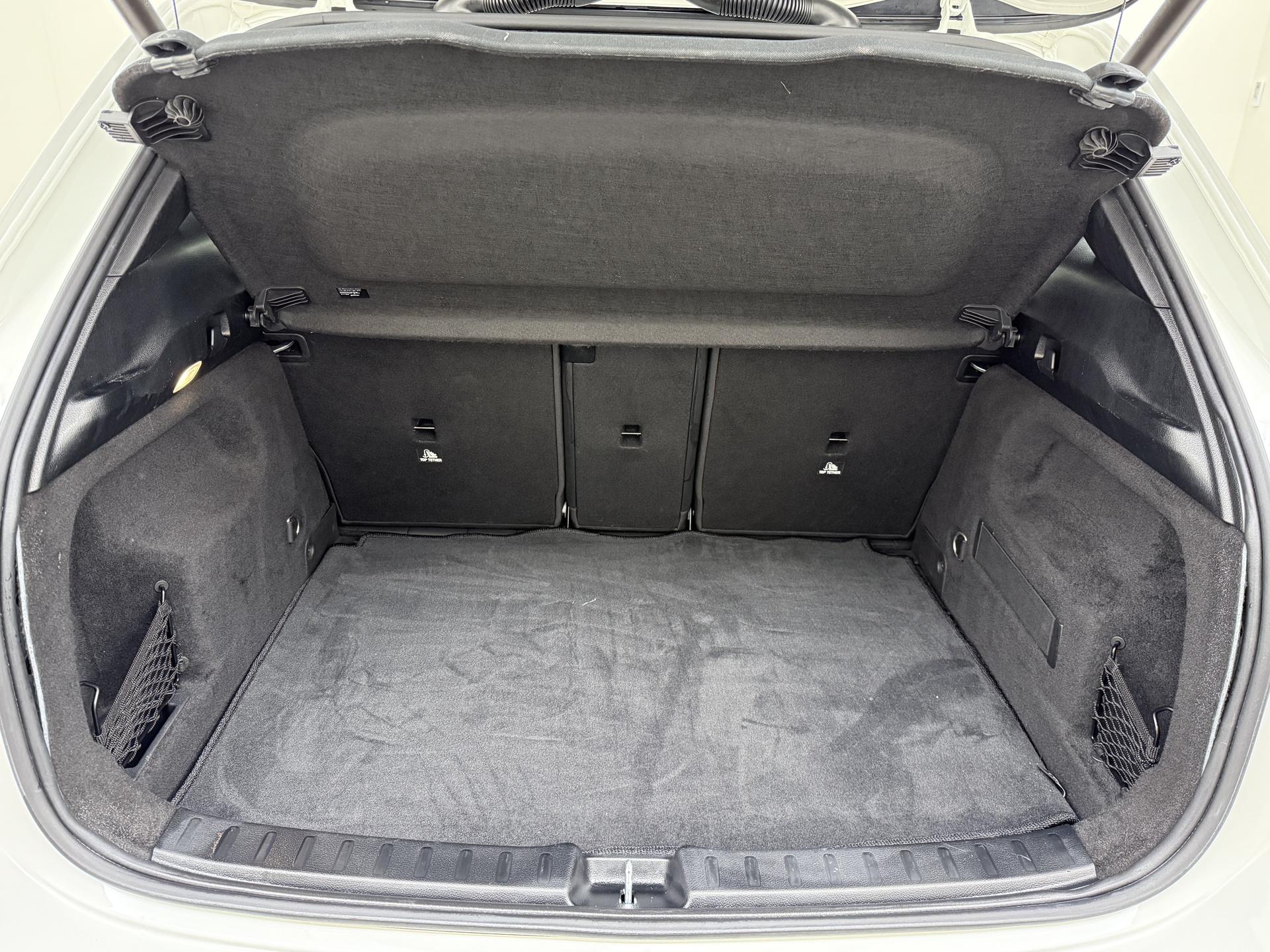 Mercedes-Benz GLA 250 e Luxury Line 14