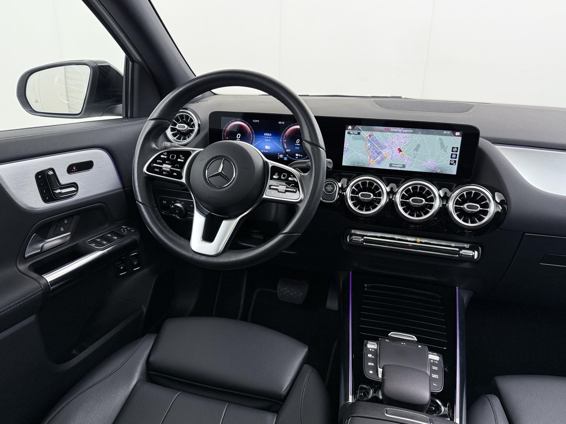 Mercedes-Benz GLA 250 e Luxury Line 28