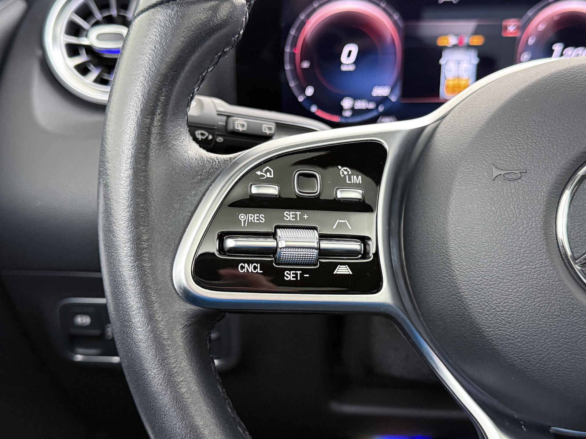 Mercedes-Benz GLA 250 e Luxury Line 32