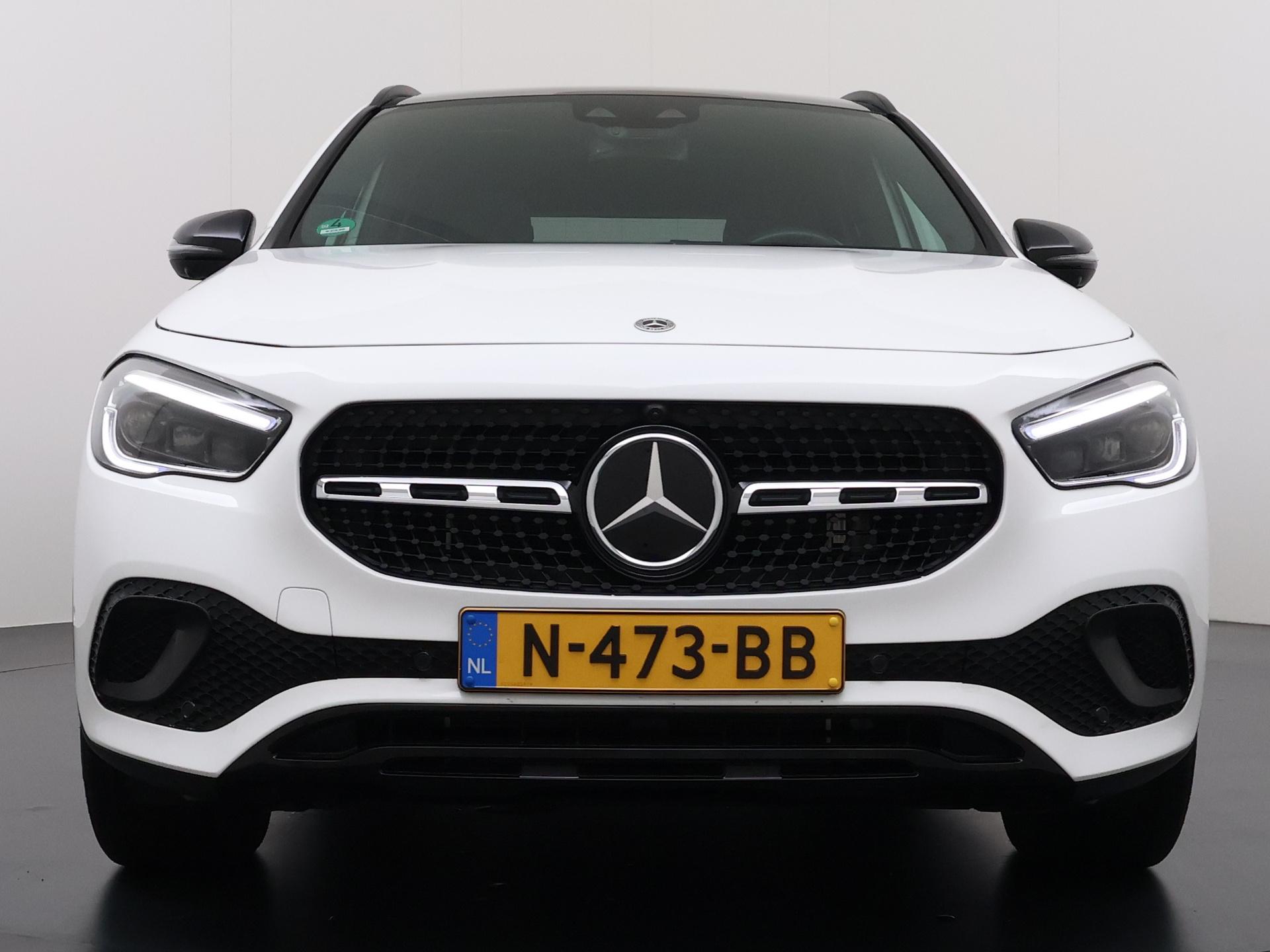 Mercedes-Benz GLA 250 e Luxury Line 7