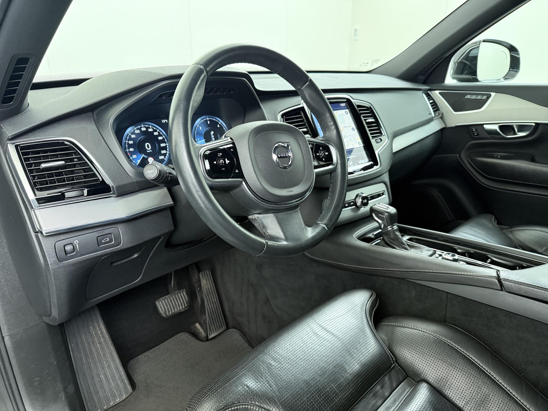 Volvo XC90 2.0 D5 AWD Momentum 4