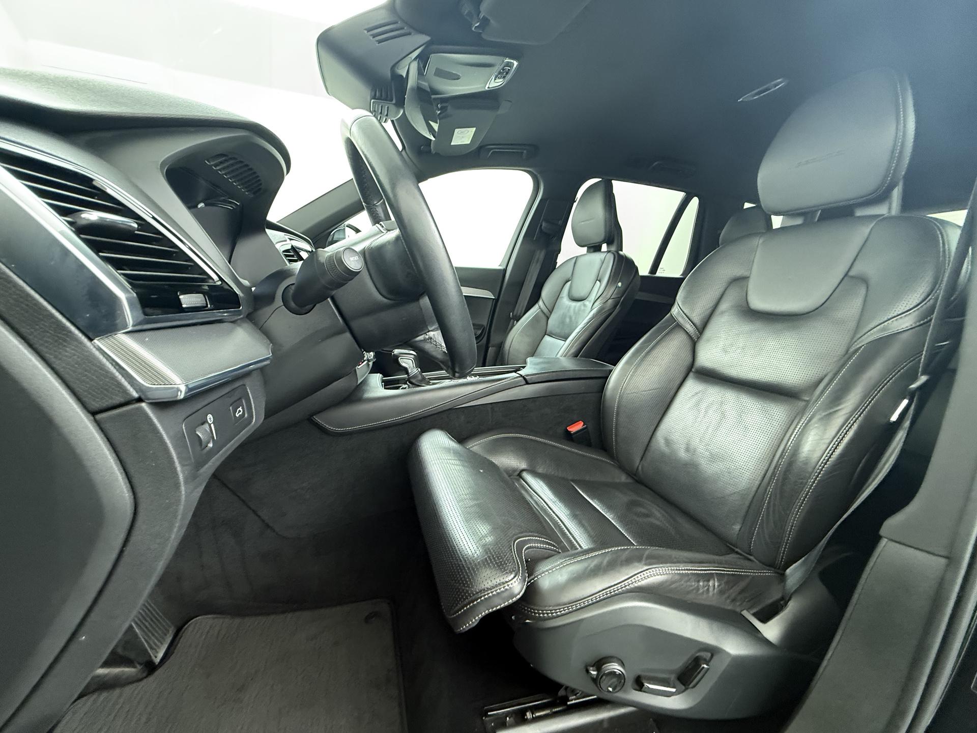 Volvo XC90 2.0 D5 AWD Momentum 6